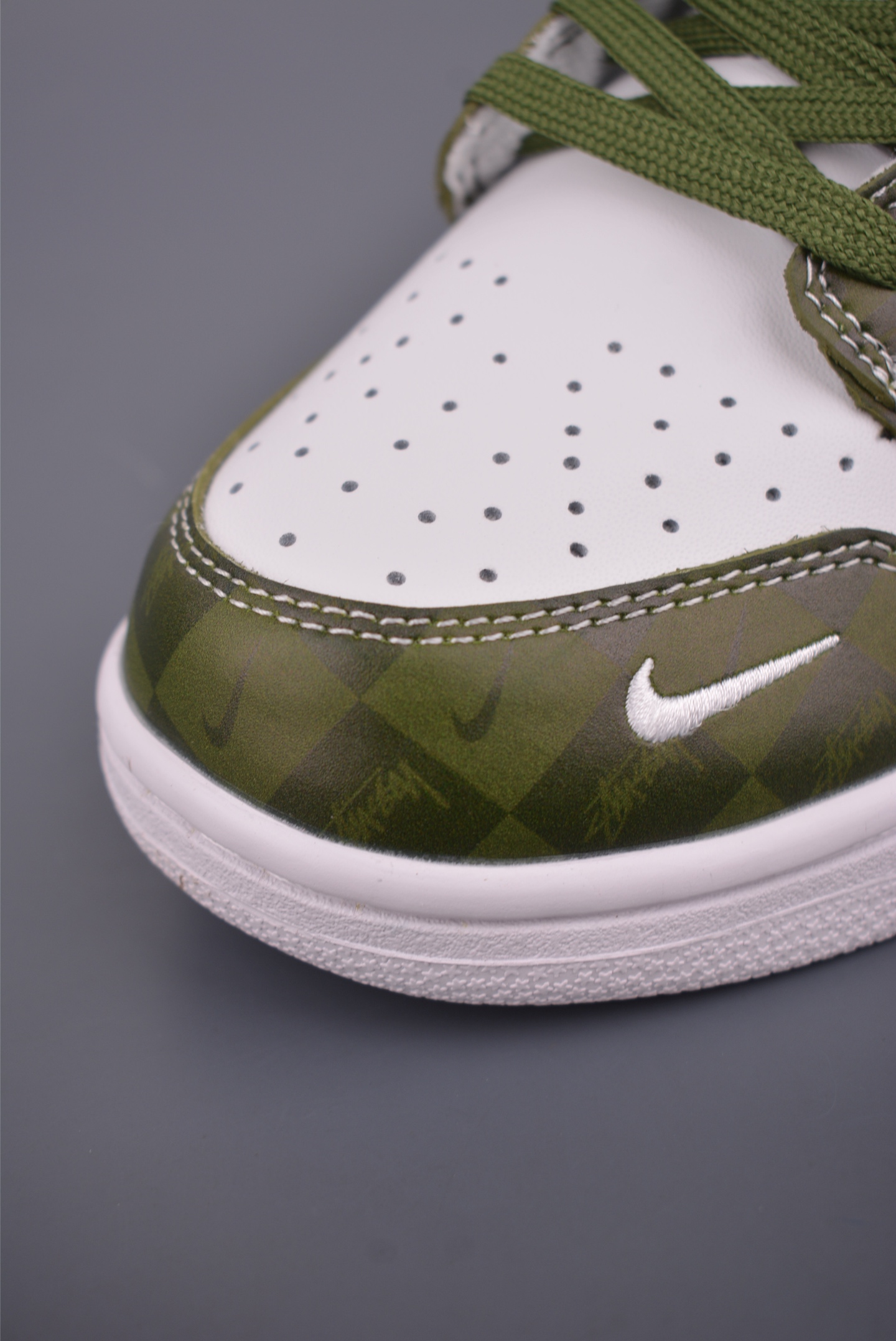 Nike SB Dunk Low 斯图西联名 DG1988-010