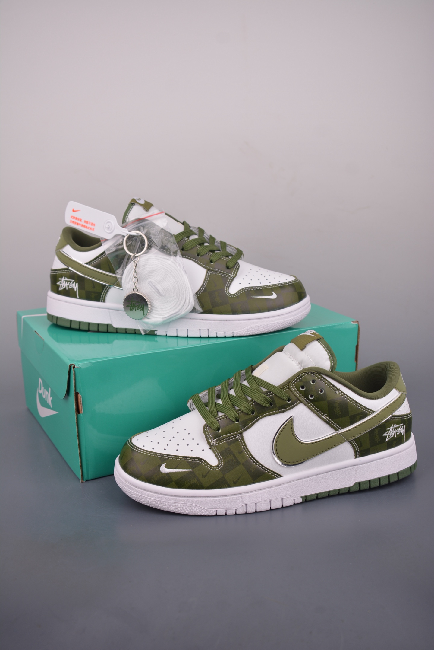 Nike SB Dunk Low 斯图西联名 DG1988-010