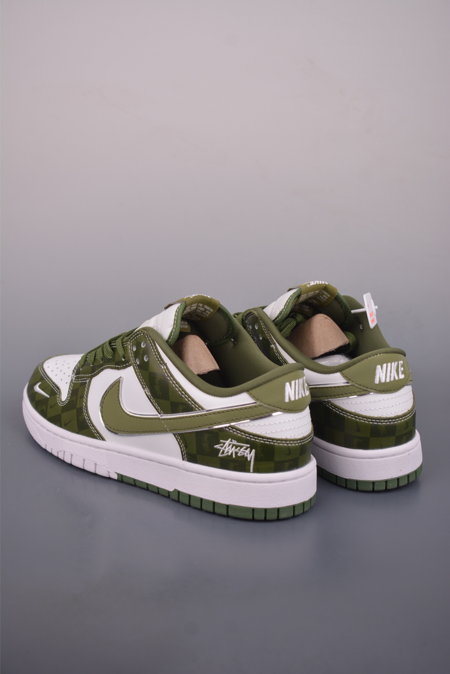 Nike SB Dunk Low 斯图西联名 DG1988-010
