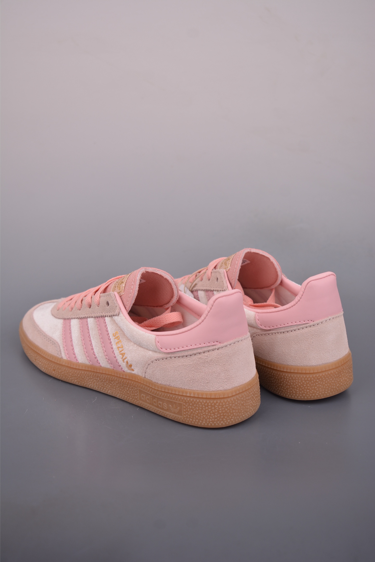 Adidas Handball Spezial 阿迪达斯经典款 复古休闲板鞋 JR3645