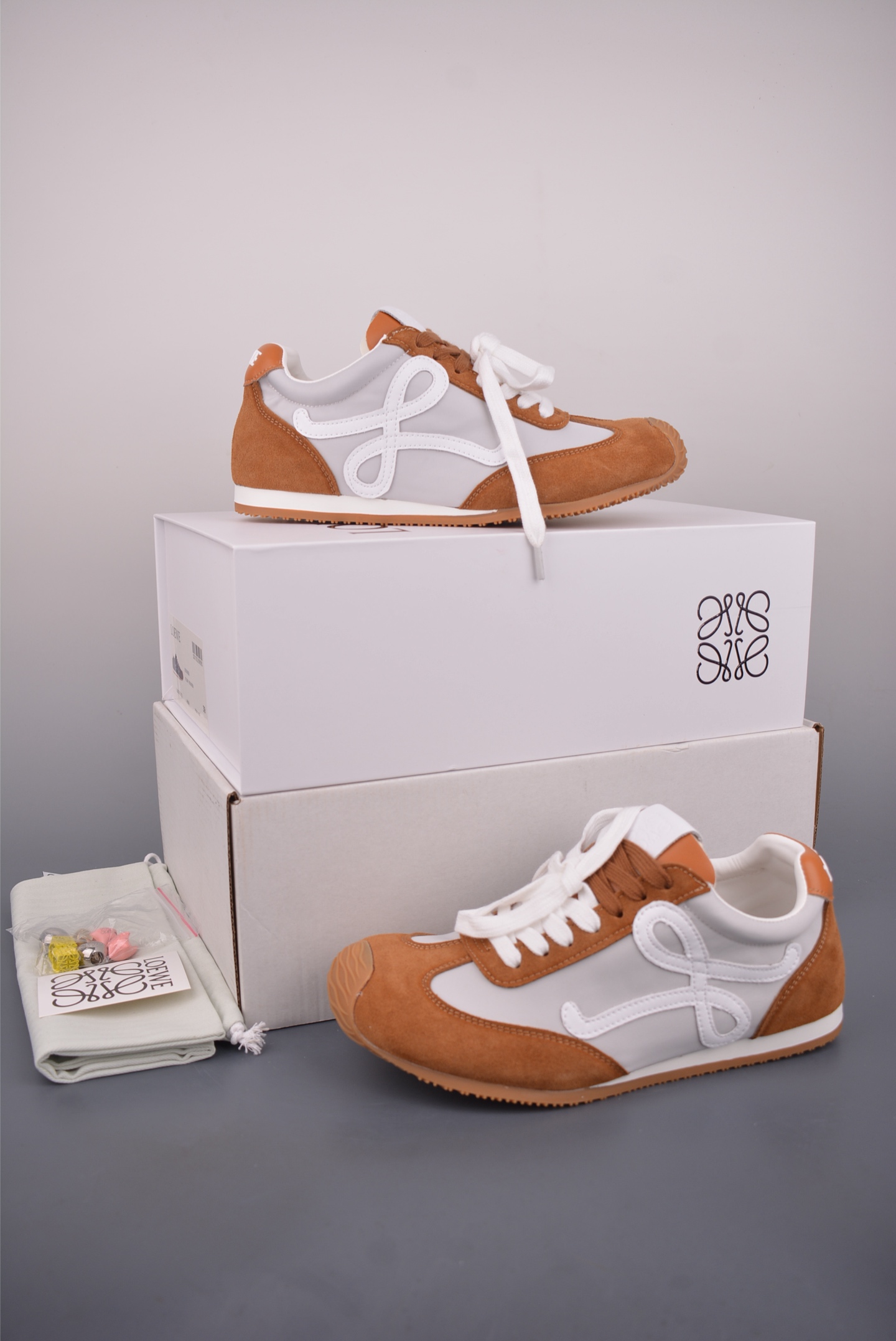 220 罗意威/Loewe Ballet Runner 25ss 春季新款爆款芭蕾舞鞋 L815282X27-Chinese UA Cheap High Quatity Brand Clothes Bags handbags Sneakers wholesale wholesaler seller from China Factory suppliers Fashion Clothing Shoes best Quality Beautiful Price 220 罗意威/Loewe Ballet Runner 25ss 春季新款爆款芭蕾舞鞋 L815282X27