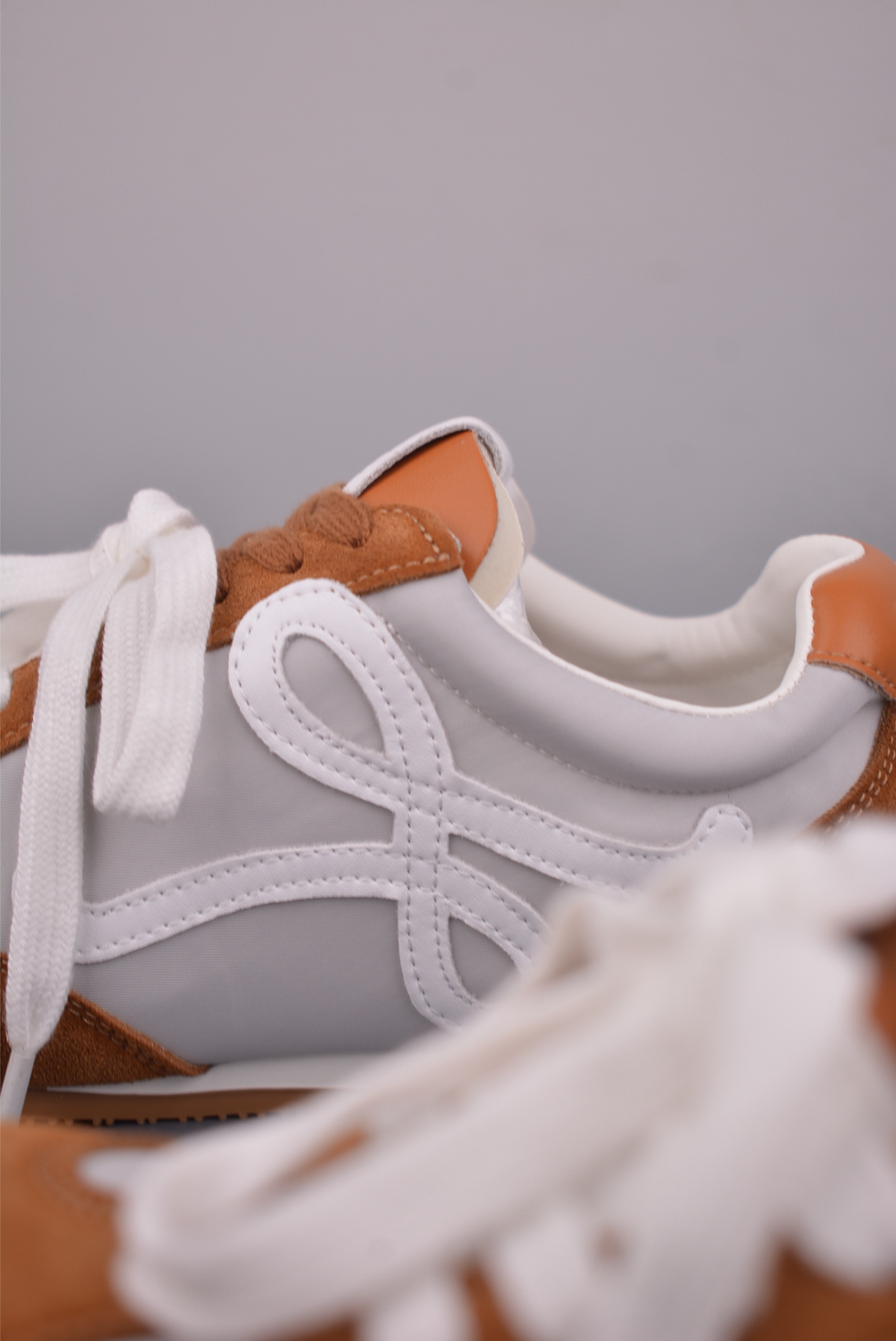 220 罗意威/Loewe Ballet Runner 25ss 春季新款爆款芭蕾舞鞋 L815282X27-Chinese UA Cheap High Quatity Brand Clothes Bags handbags Sneakers wholesale wholesaler seller from China Factory suppliers Fashion Clothing Shoes best Quality Beautiful Price 220 罗意威/Loewe Ballet Runner 25ss 春季新款爆款芭蕾舞鞋 L815282X27