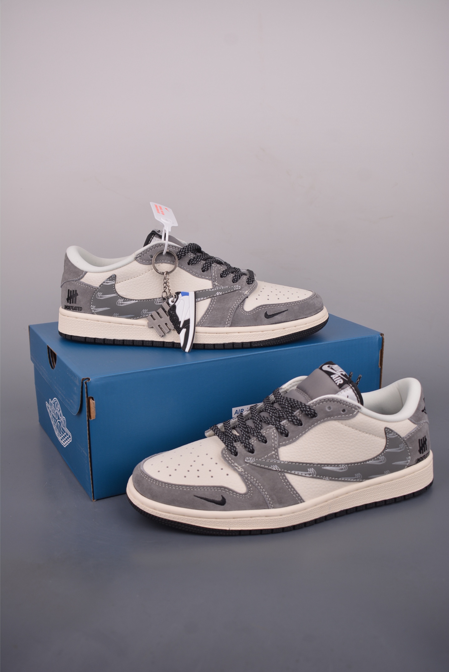 Fragment x Travis Scott x UN Air Jordan 1 Low 三方联名倒钩 DD7866-116