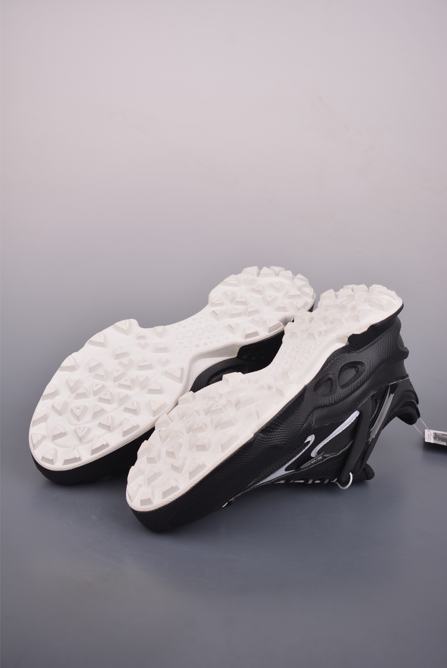 300 ECCO爱步休闲鞋子男鞋 透气防水百搭休闲板鞋 柔酷7号系列经典小白鞋 803384