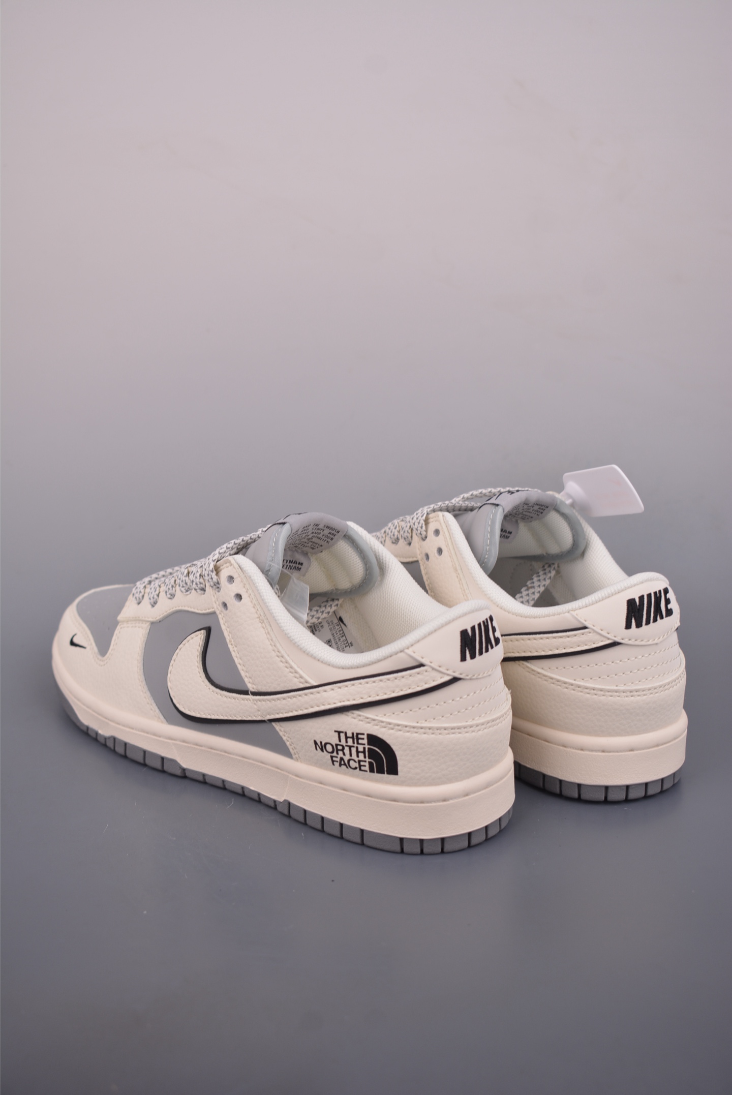 Nike SB Dunk Low 北面联名 JP1628-024 Nike SB Dunk Low 北面联名 JP1628-024