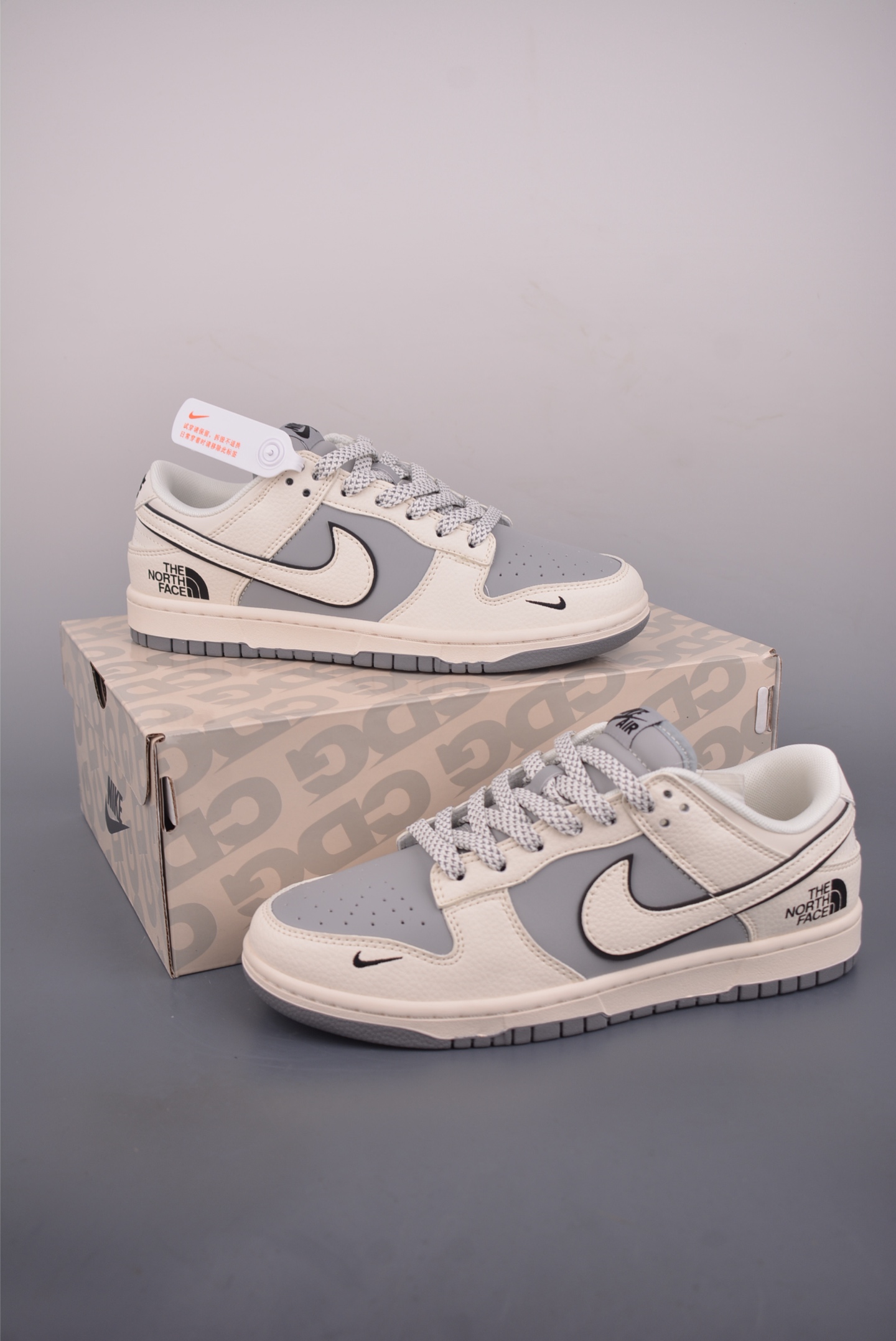 Nike SB Dunk Low 北面联名 JP1628-024 Nike SB Dunk Low 北面联名 JP1628-024