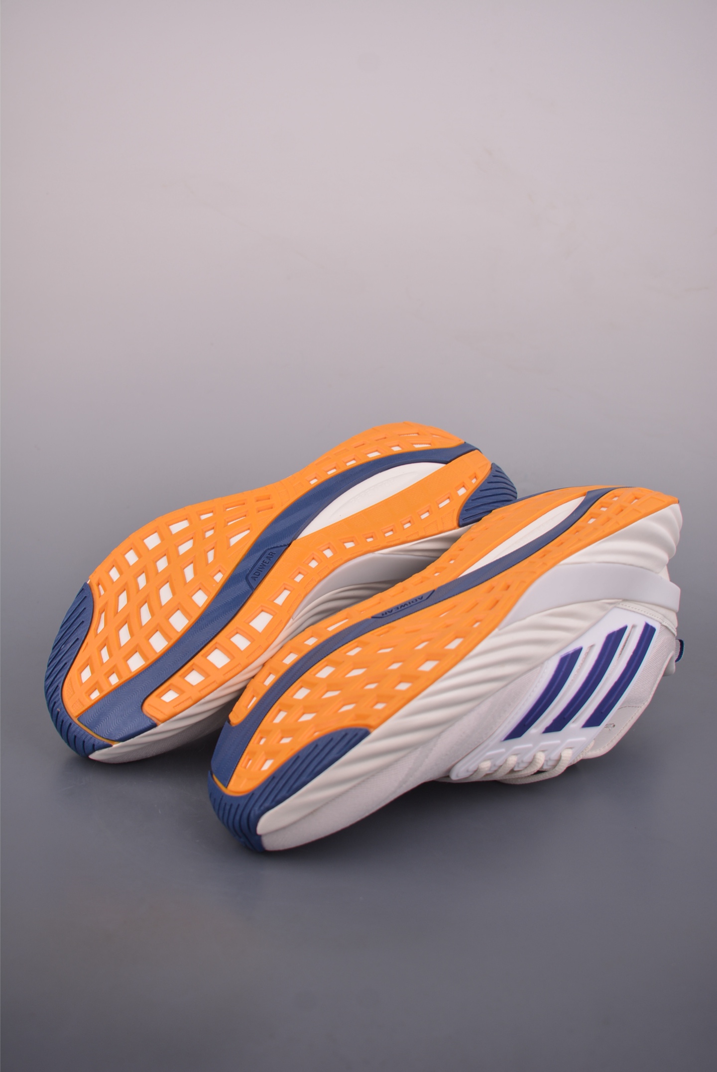 阿迪达斯 ADIPURE GLIDE 三叶草 清风系列 复古网面透气跑步鞋 网面透气鞋面 穿孔气垫 舒适减震跑步鞋 KJ6015