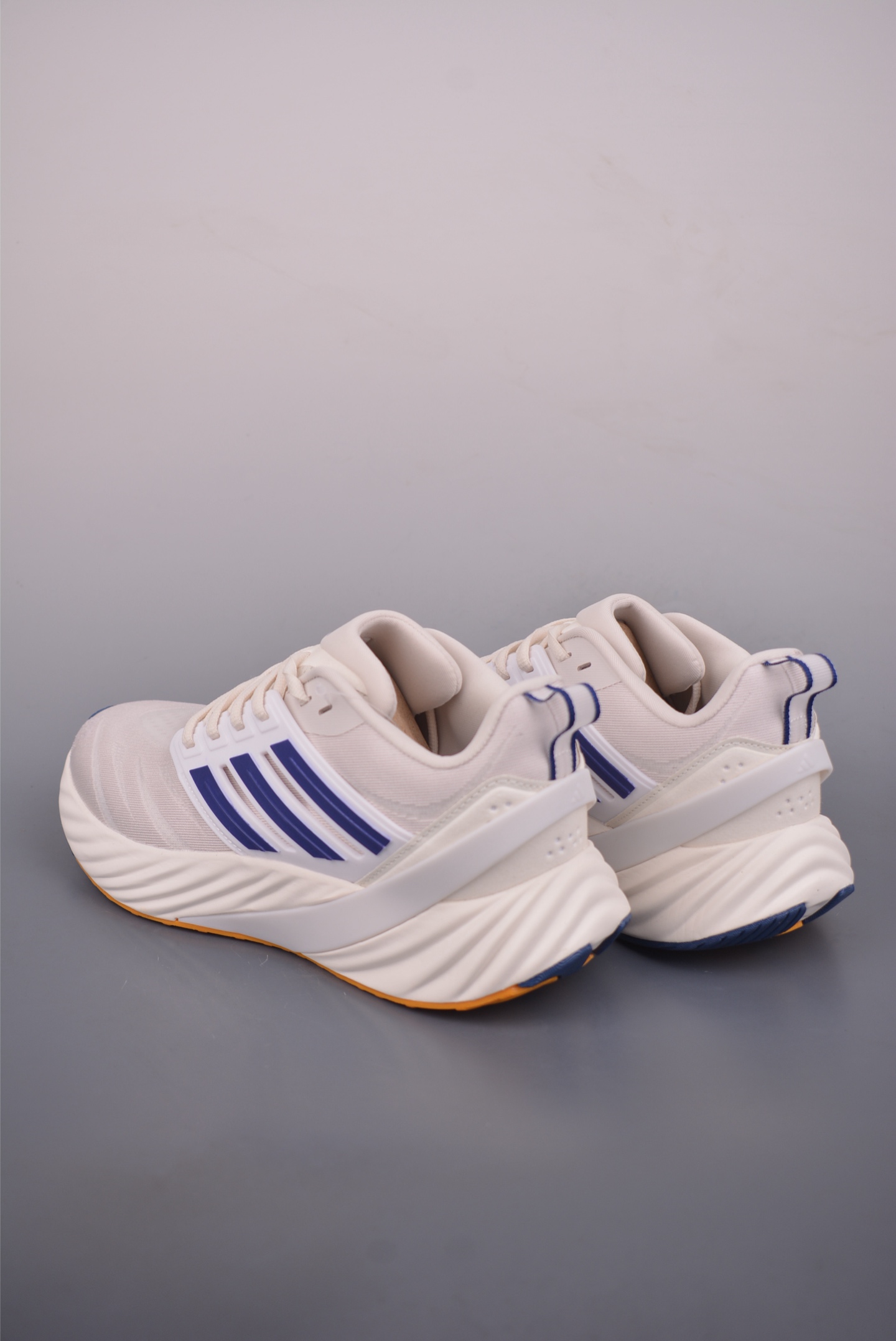 阿迪达斯 ADIPURE GLIDE 三叶草 清风系列 复古网面透气跑步鞋 网面透气鞋面 穿孔气垫 舒适减震跑步鞋 KJ6015