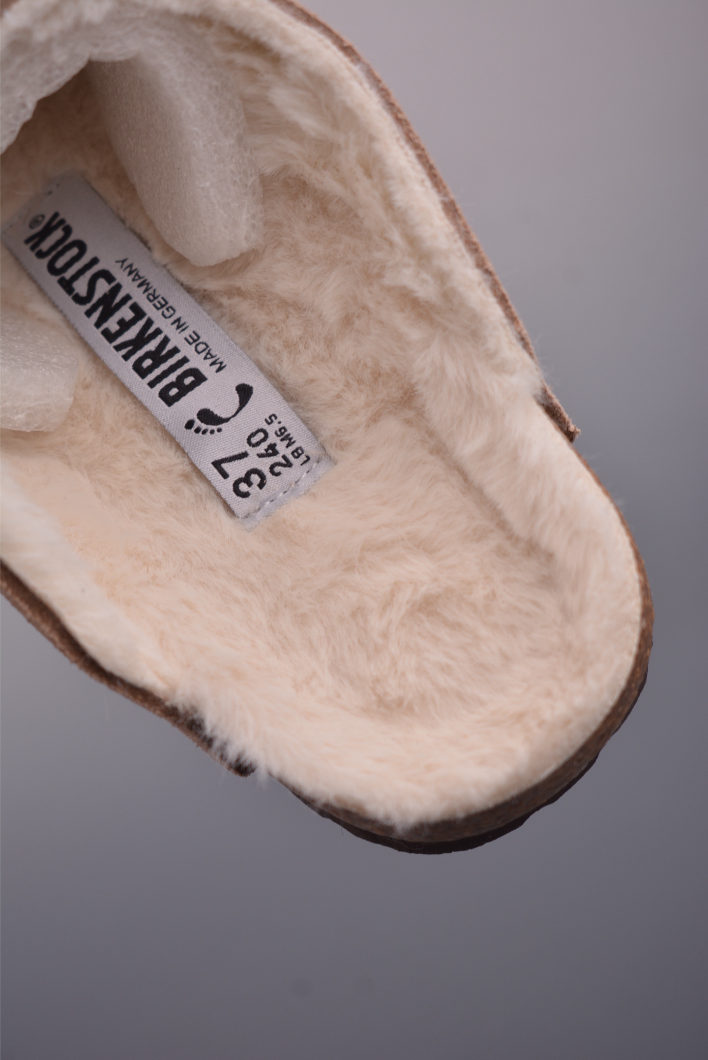 200 博肯Birkenstock London Suede Leather 内里加绒 牛皮绒面革平底复古软木休闲鞋 0560773-Chinese UA Cheap High Quatity Brand Clothes Bags handbags Sneakers wholesale wholesaler seller from China Factory suppliers Fashion Clothing Shoes best Quality Beautiful Price 200 博肯Birkenstock London Suede Leather 内里加绒 牛皮绒面革平底复古软木休闲鞋 0560773