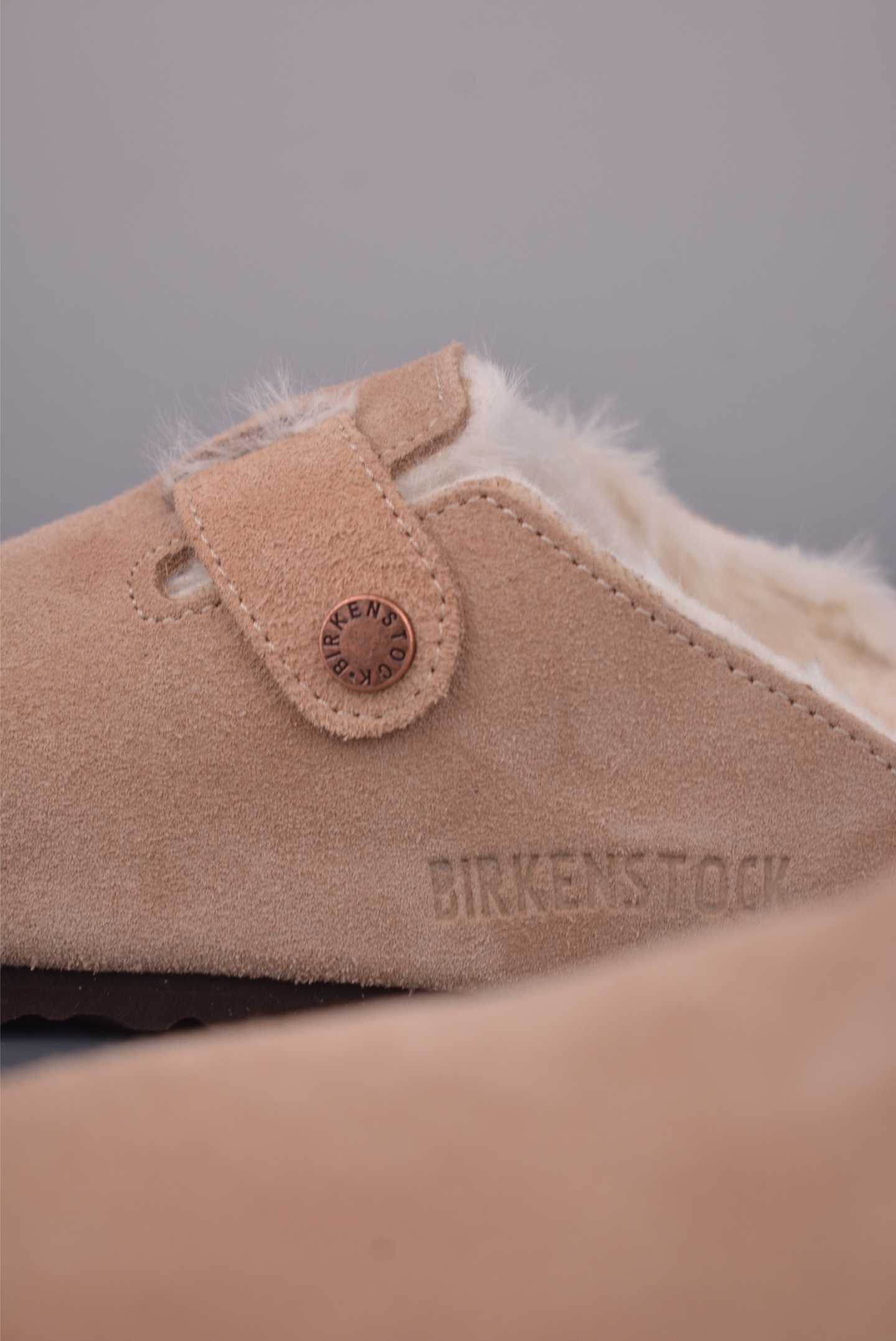 200 博肯Birkenstock London Suede Leather 内里加绒 牛皮绒面革平底复古软木休闲鞋 0560773-Chinese UA Cheap High Quatity Brand Clothes Bags handbags Sneakers wholesale wholesaler seller from China Factory suppliers Fashion Clothing Shoes best Quality Beautiful Price 200 博肯Birkenstock London Suede Leather 内里加绒 牛皮绒面革平底复古软木休闲鞋 0560773