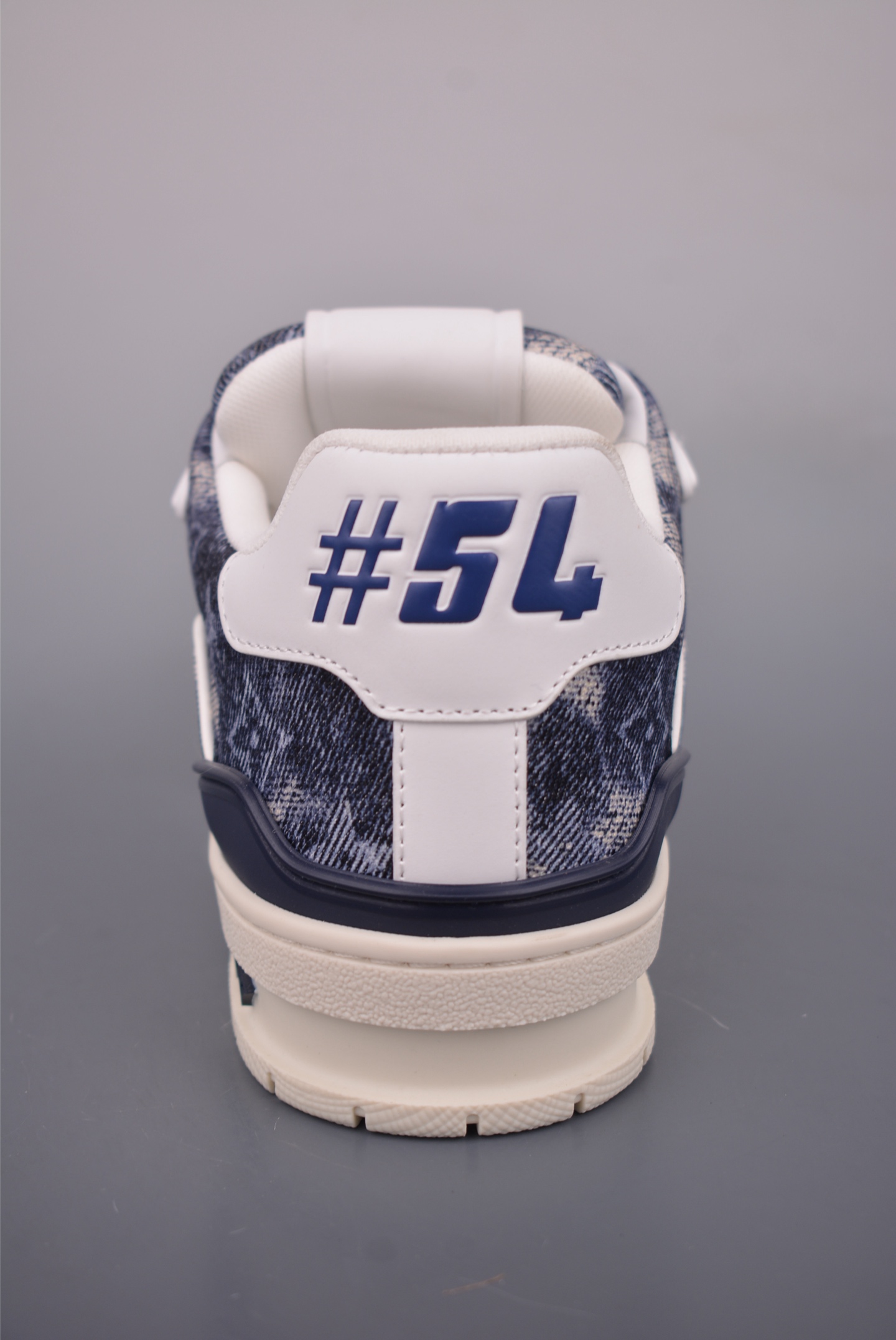 550 2021s LV Trainer 限定联名 最新配色国内限定无售 原版购入历时近两个月开发打造 经典多拼色超好看