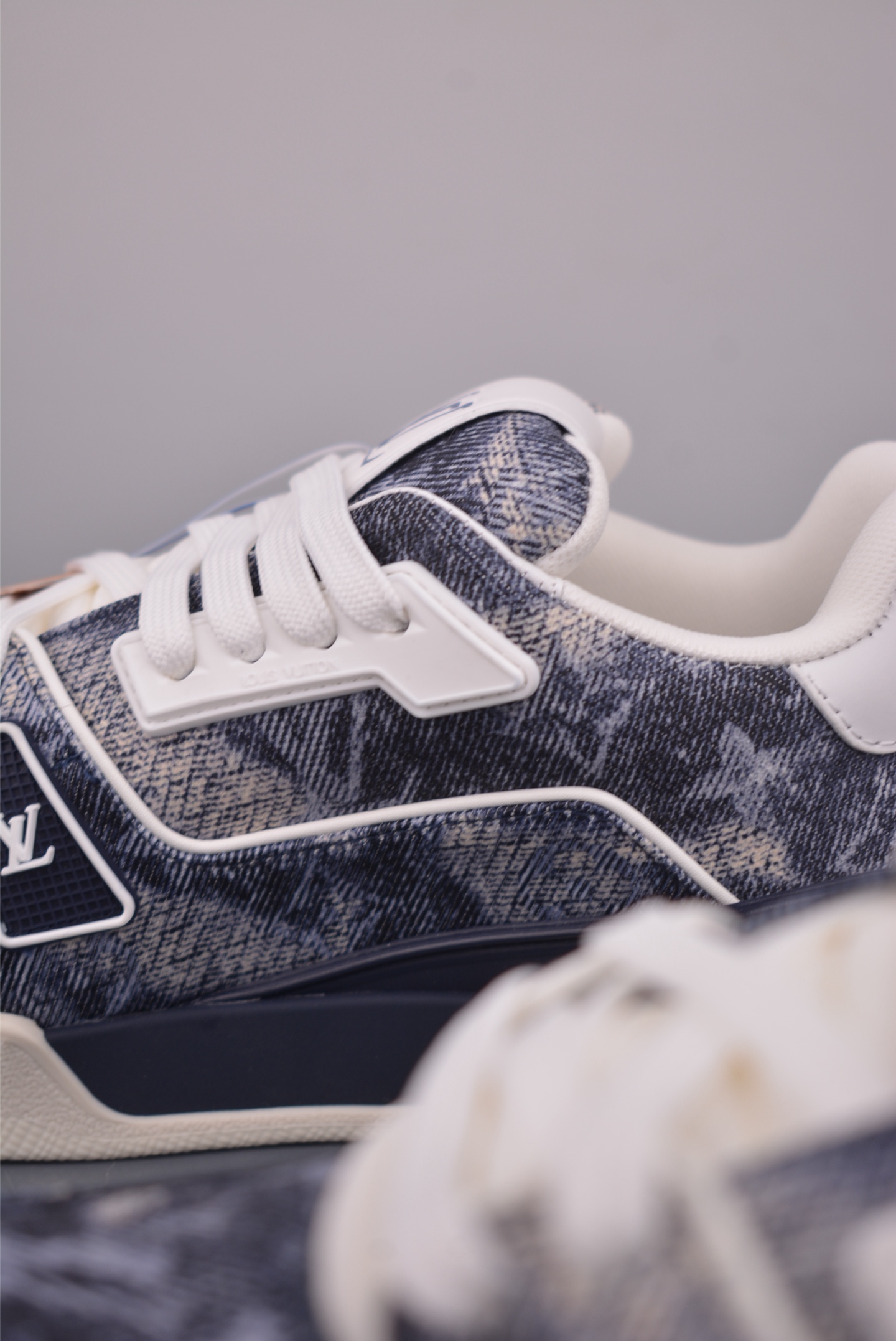 550 2021s LV Trainer 限定联名 最新配色国内限定无售 原版购入历时近两个月开发打造 经典多拼色超好看