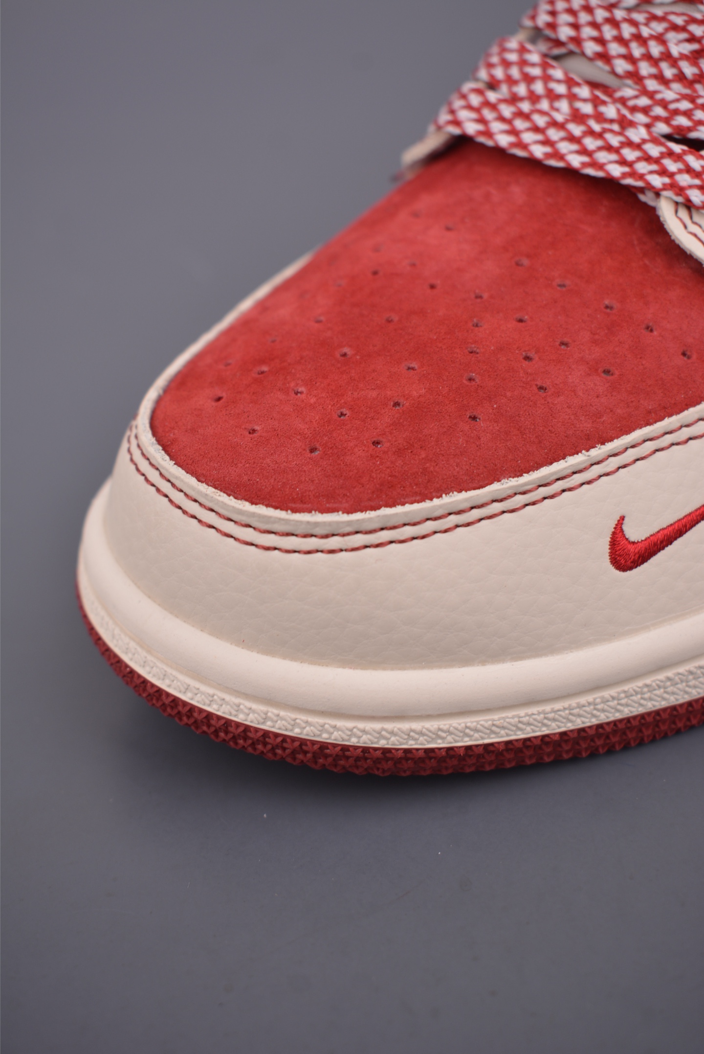 Nike Jordan Air Jordan 1 Supreme联名 LD8888-007