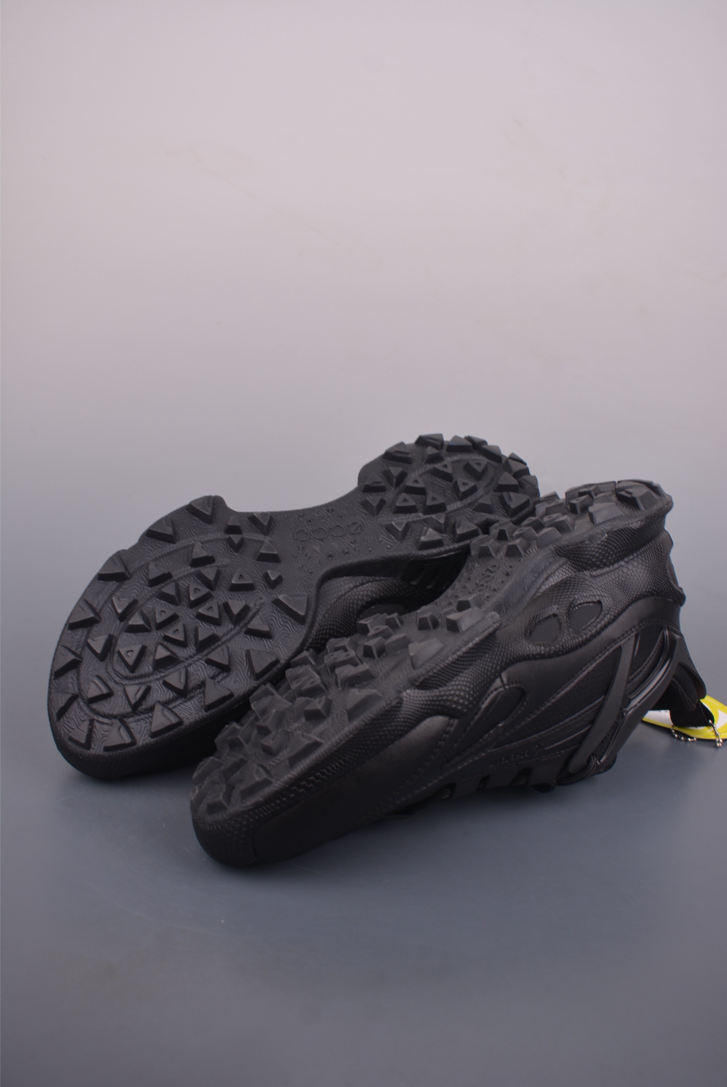 280 ECCO爱步跑步鞋百搭舒适 秋冬新款厚底休闲运动鞋男鞋 800424