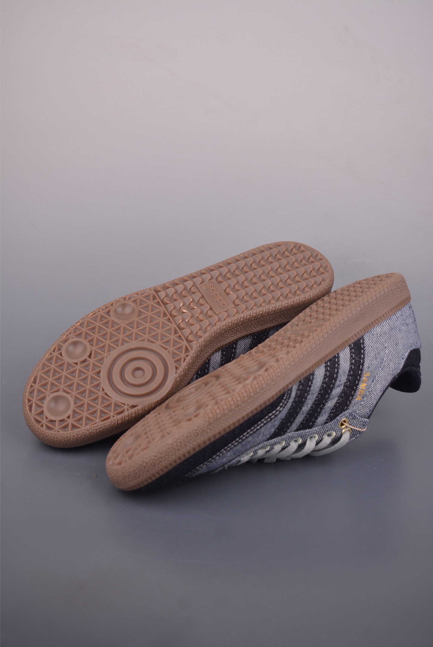 Adidas三叶草SAMBA W 休闲板鞋 KJ8859