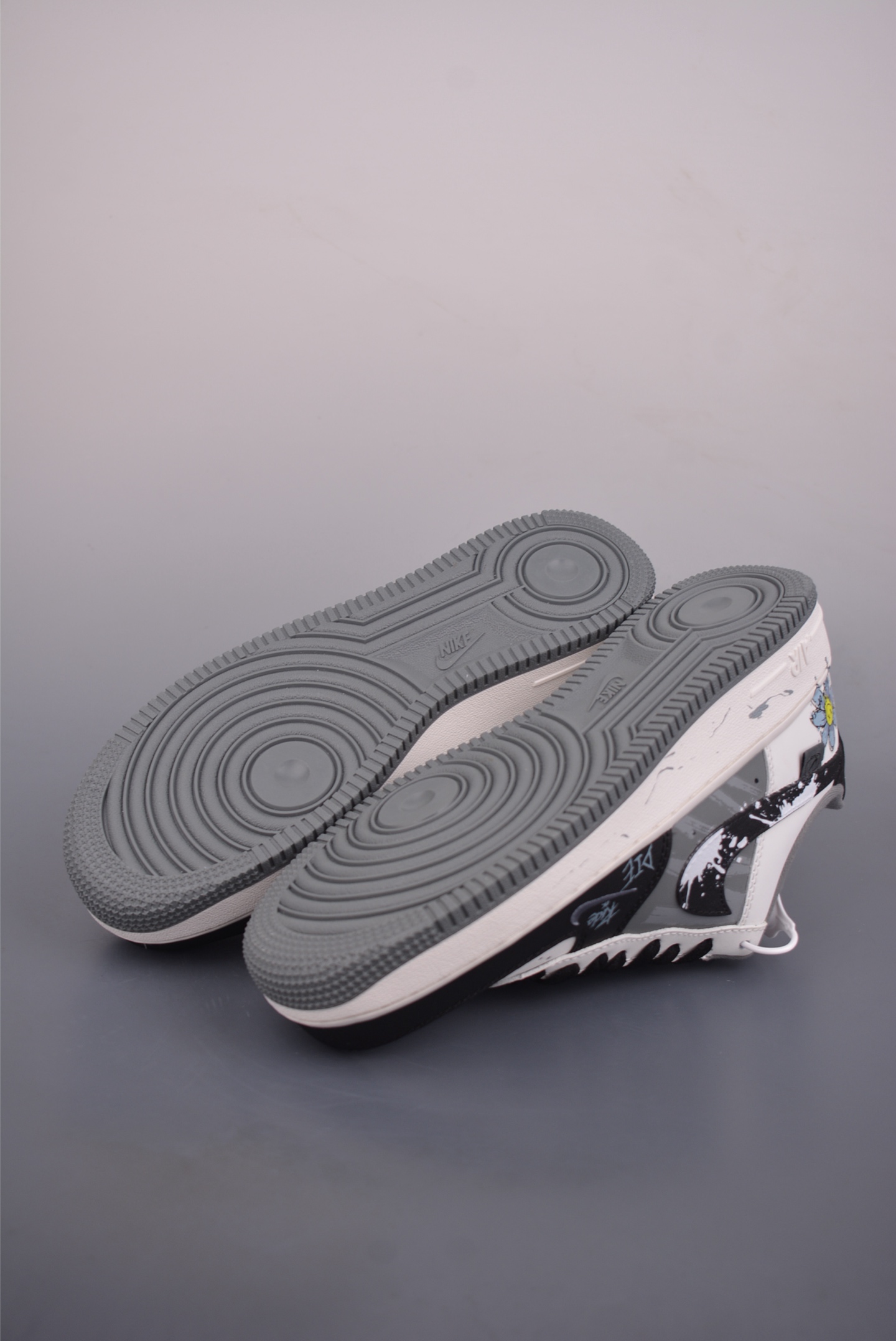 Nike Air Force 1 Low 手绘涂鸦 DB3301-606