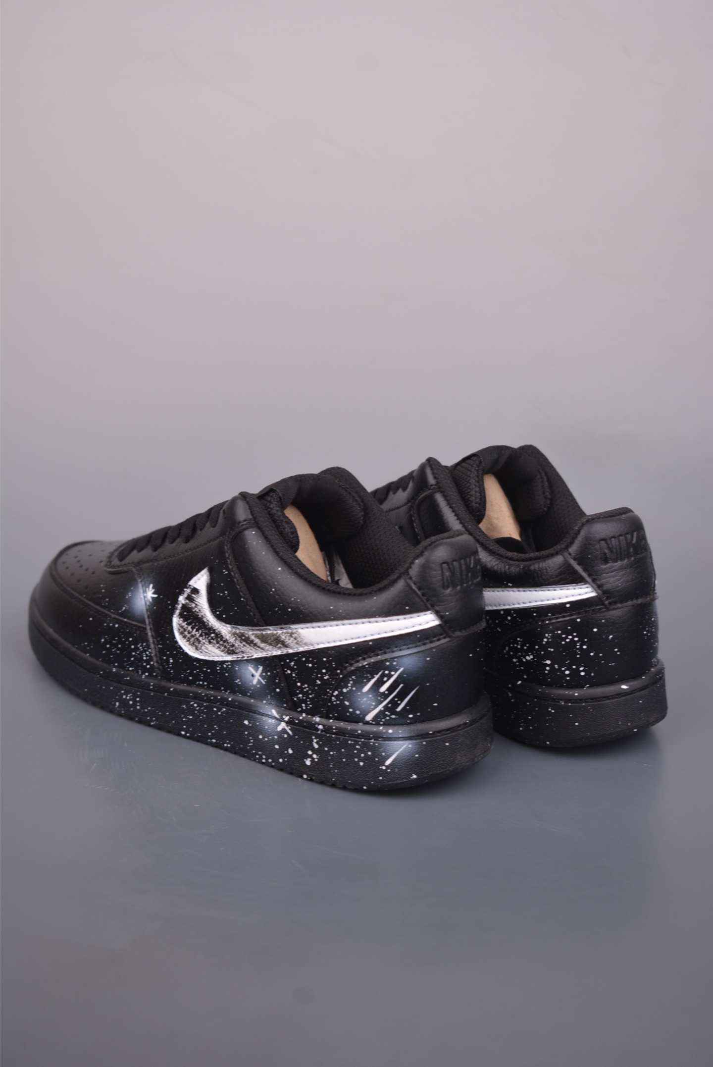 Nike Court Vision Low 手绘涂鸦 休闲运动板鞋 纯原版本 低帮百搭透气休闲运动板鞋 DH2987 Nike Court Vision Low 手绘涂鸦 休闲运动板鞋 纯原版本 低帮百搭透气休闲运动板鞋 DH2987