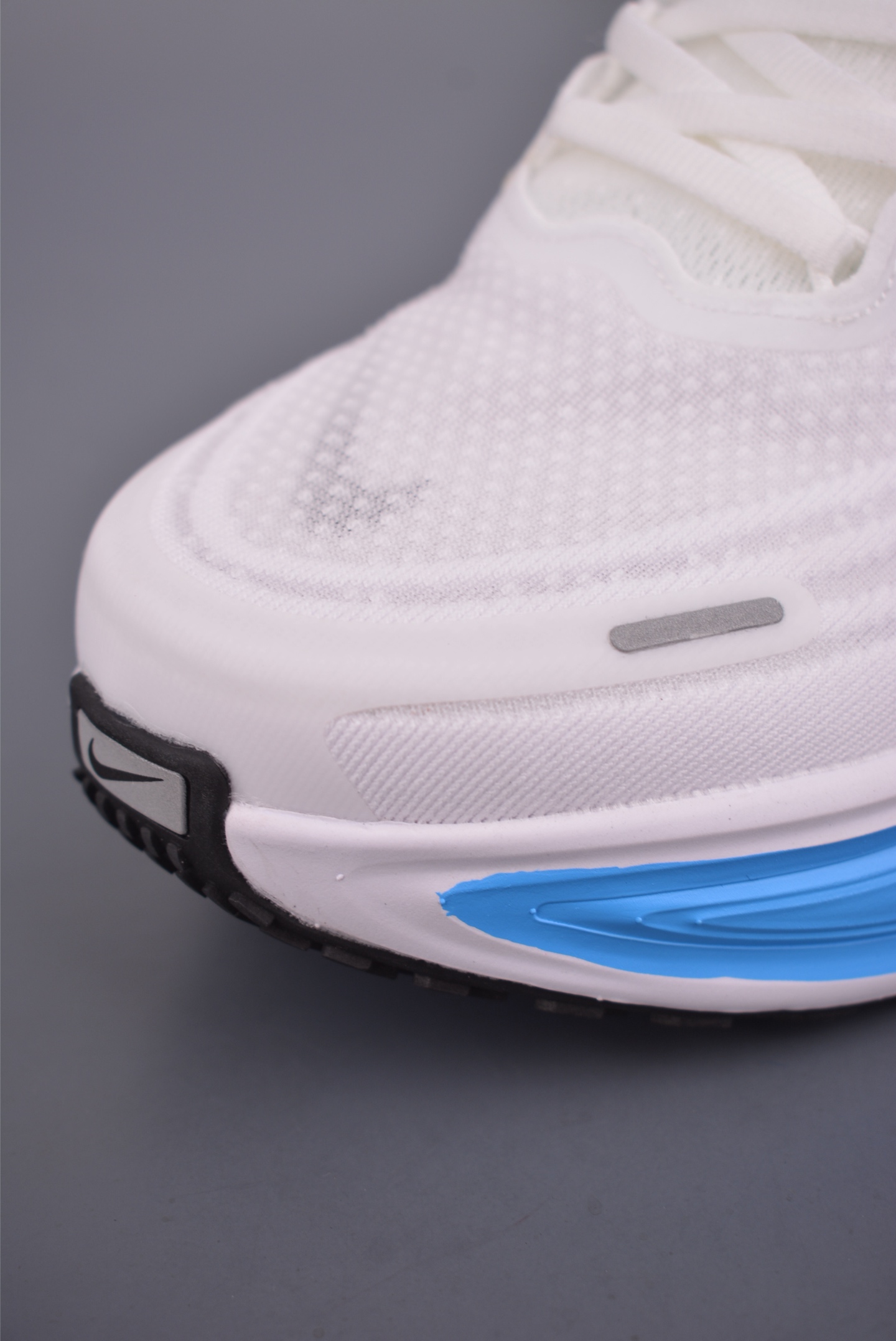 Nike Air Zoom Vomero Plus HV8150-103 Nike Air Zoom Vomero Plus HV8150-103