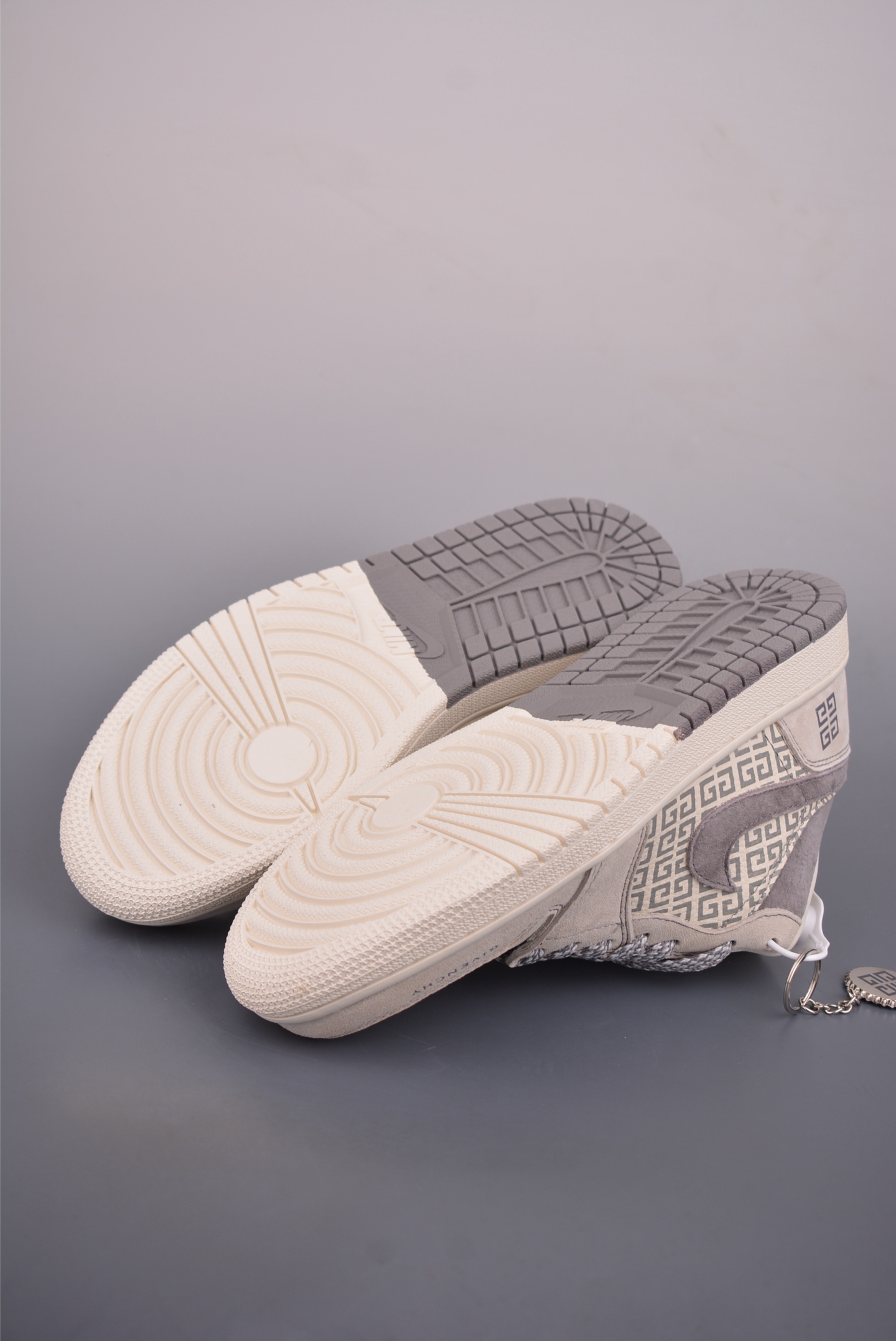 280 Nike Jordan Air Jordan 1 纪梵希联名 LD8888-006-Chinese UA Cheap High Quatity Brand Clothes Bags handbags Sneakers wholesale wholesaler seller from China Factory suppliers Fashion Clothing Shoes best Quality Beautiful Price 280 Nike Jordan Air Jordan 1 纪梵希联名 LD8888-006