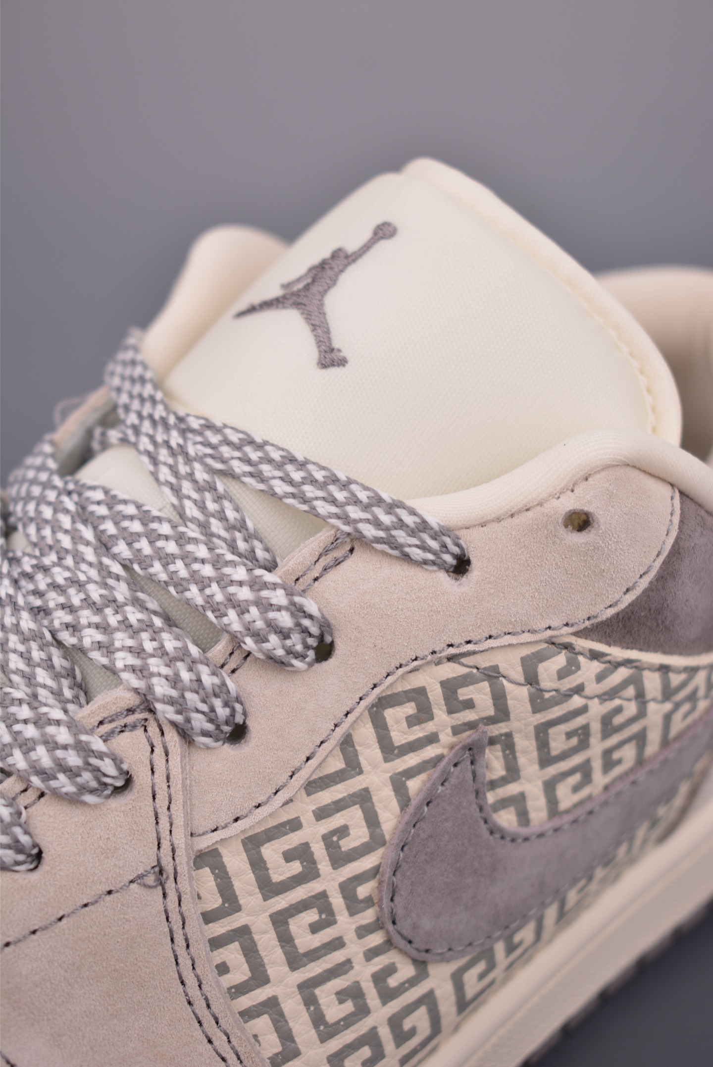 280 Nike Jordan Air Jordan 1 纪梵希联名 LD8888-006-Chinese UA Cheap High Quatity Brand Clothes Bags handbags Sneakers wholesale wholesaler seller from China Factory suppliers Fashion Clothing Shoes best Quality Beautiful Price 280 Nike Jordan Air Jordan 1 纪梵希联名 LD8888-006