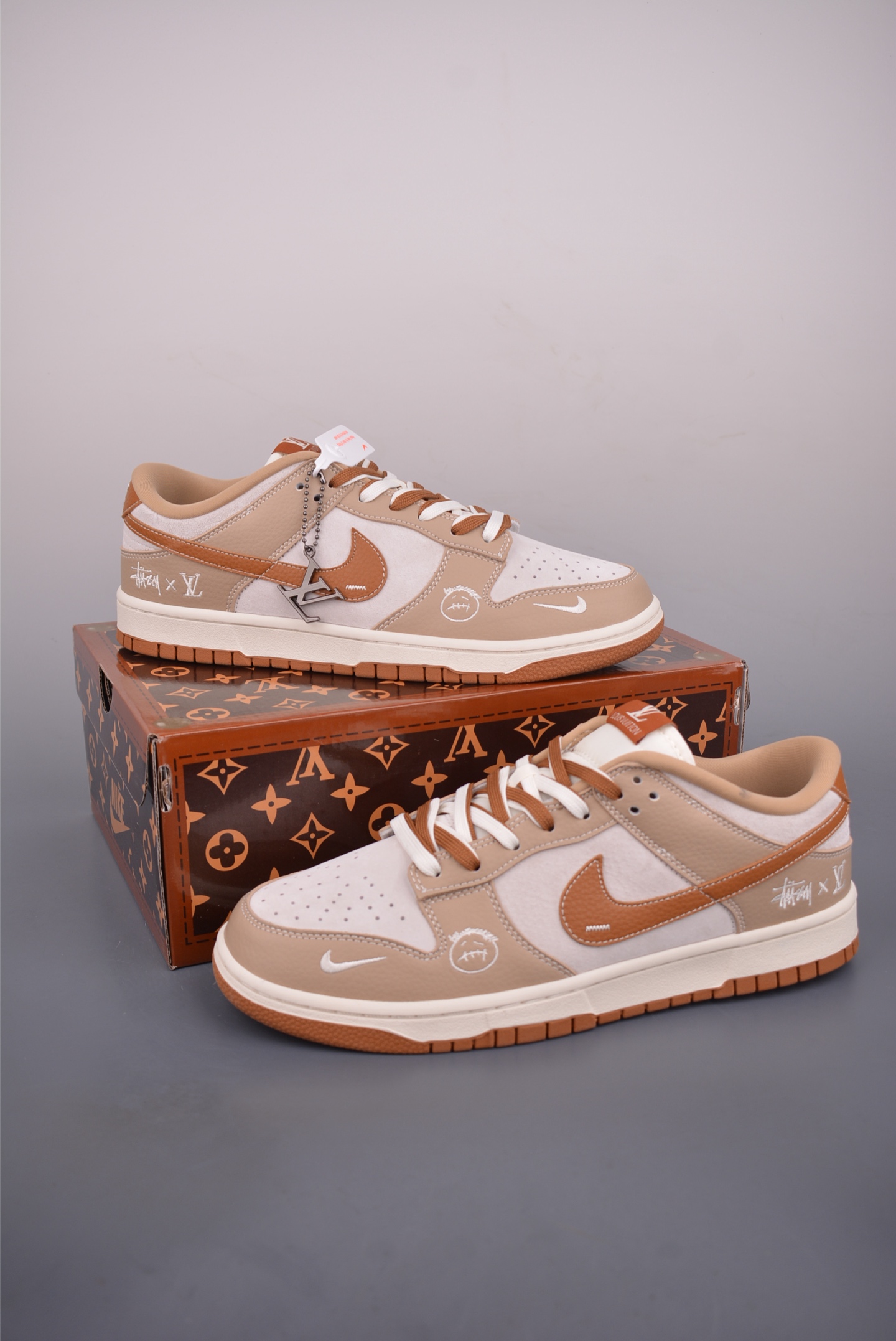 280 Nike SB Dunk Low 斯图西 x LV联名 SG6688-005