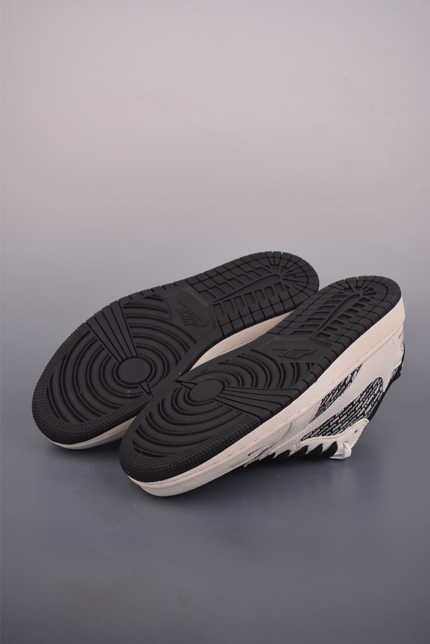 280 Fragment x Travis Scott x fragmentdesign Air Jordan 1 Low 三方联名倒钩 XD0798-311