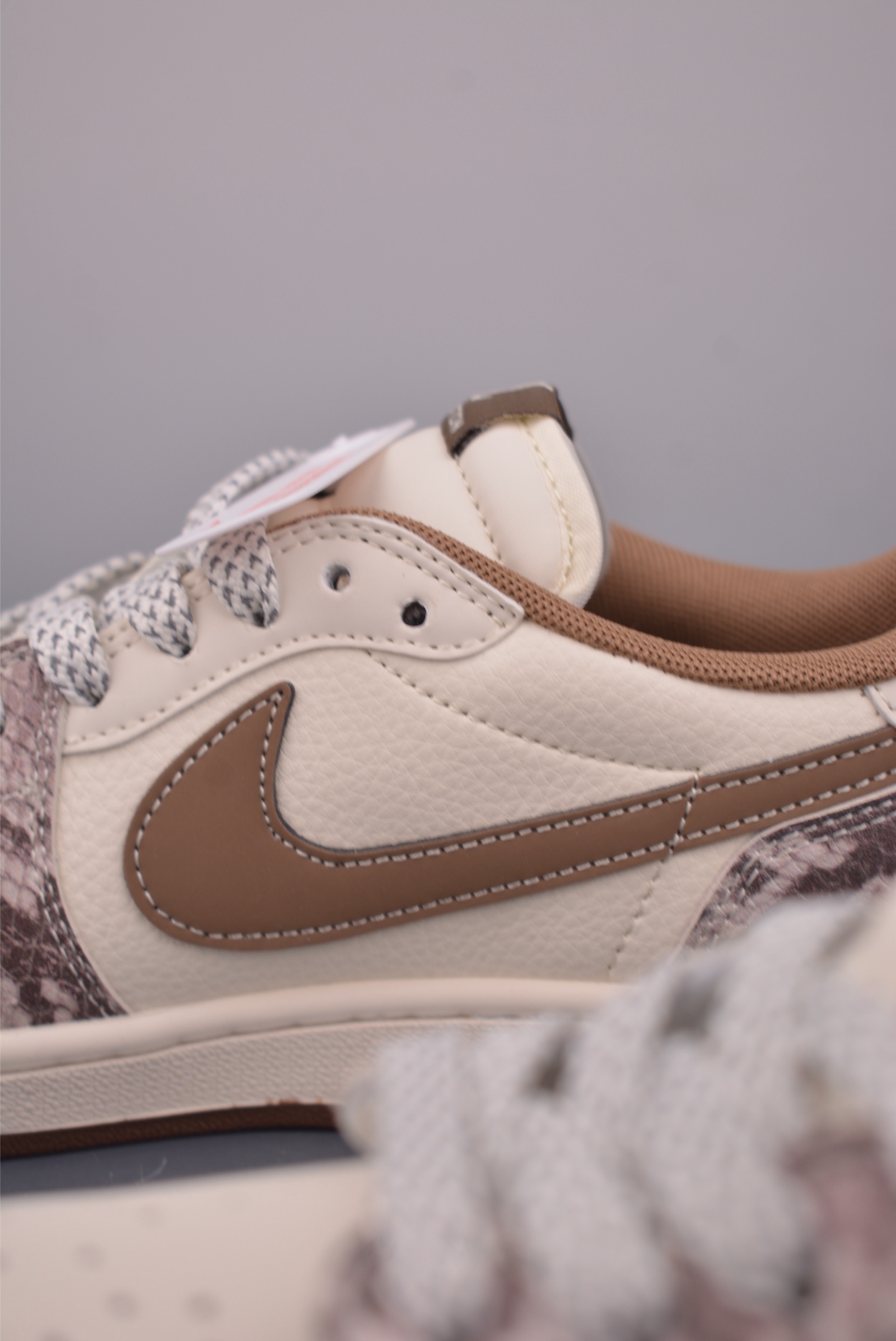 280 Fragment x Travis Scott x LV Air Jordan 1 Low 三方联名倒钩 XS7089-618-Chinese UA Cheap High Quatity Brand Clothes Bags handbags Sneakers wholesale wholesaler seller from China Factory suppliers Fashion Clothing Shoes best Quality Beautiful Price 280 Fragment x Travis Scott x LV Air Jordan 1 Low 三方联名倒钩 XS7089-618