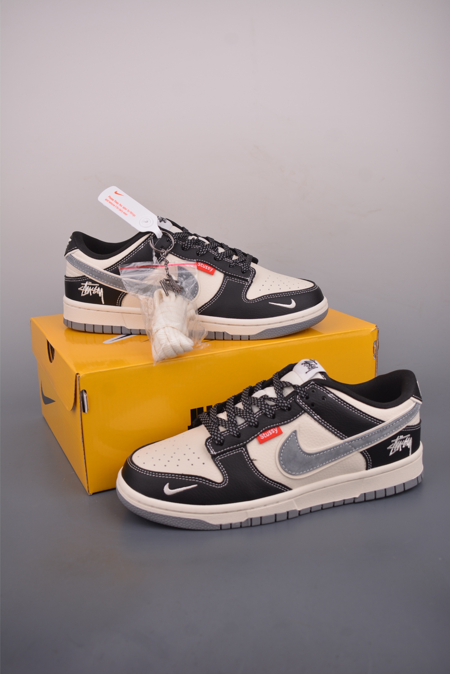 280 Nike SB Dunk Low 斯图西联名 DN3168-003