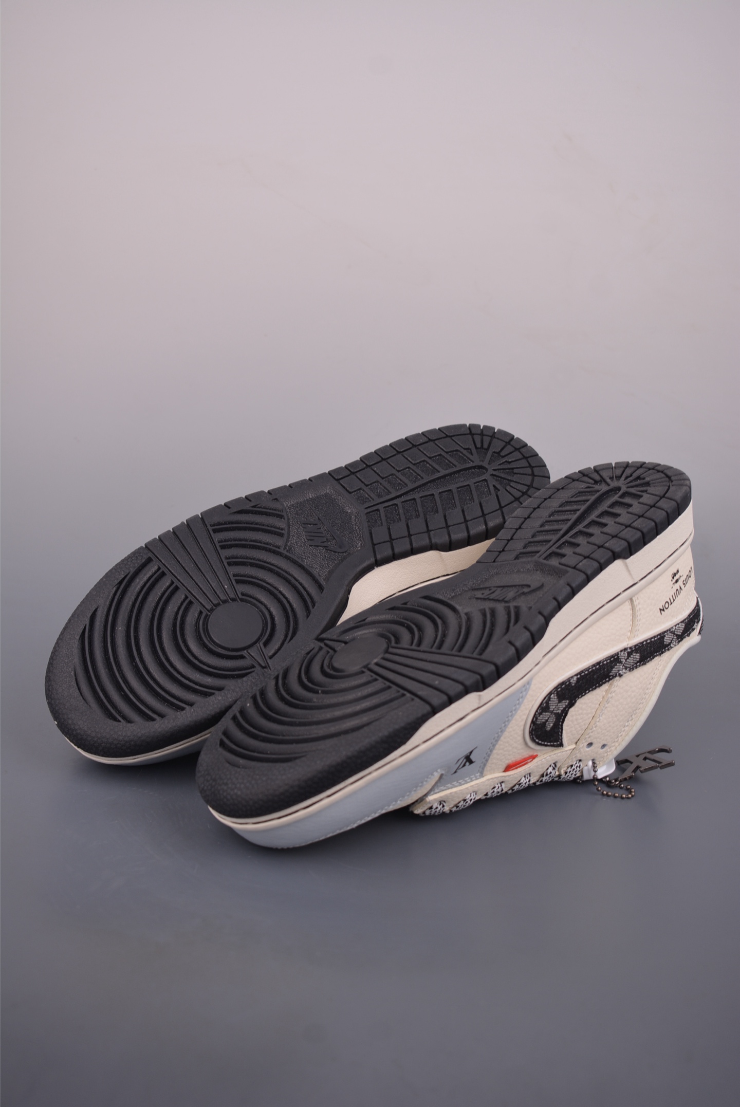 280 Nike SB Dunk Low LV联名 DN3168-002