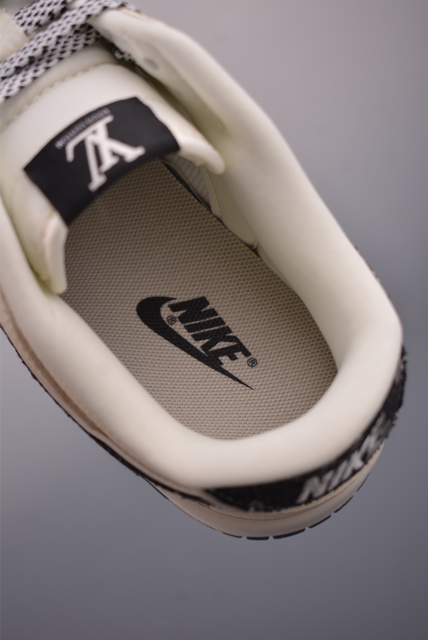 280 Nike SB Dunk Low LV联名 DN3168-002