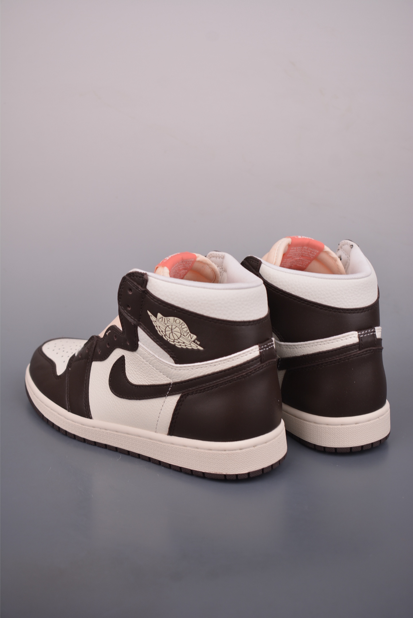 220 AIR JORDAN1 RETRO HI 高邦 FD2596-200