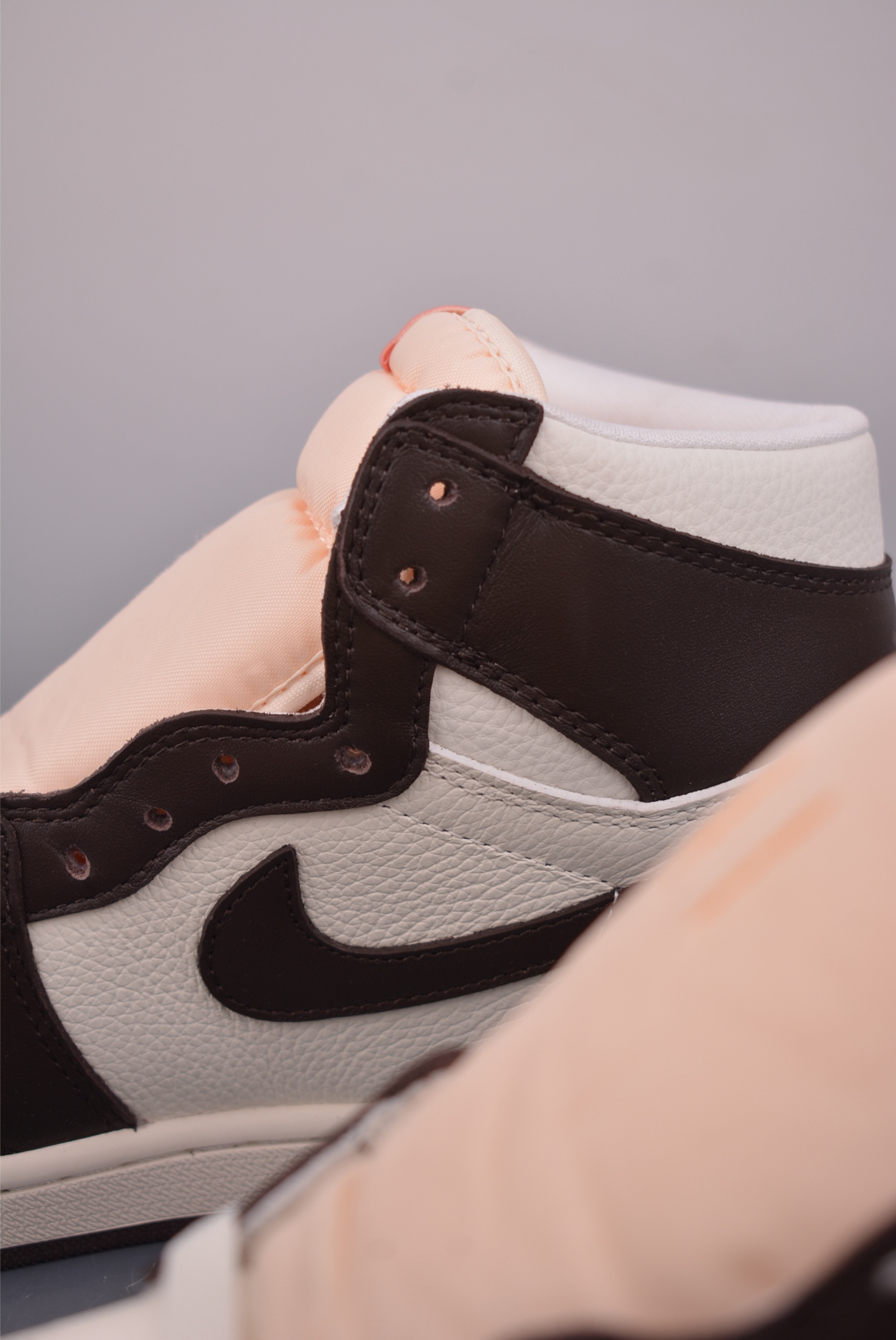 220 AIR JORDAN1 RETRO HI 高邦 FD2596-200