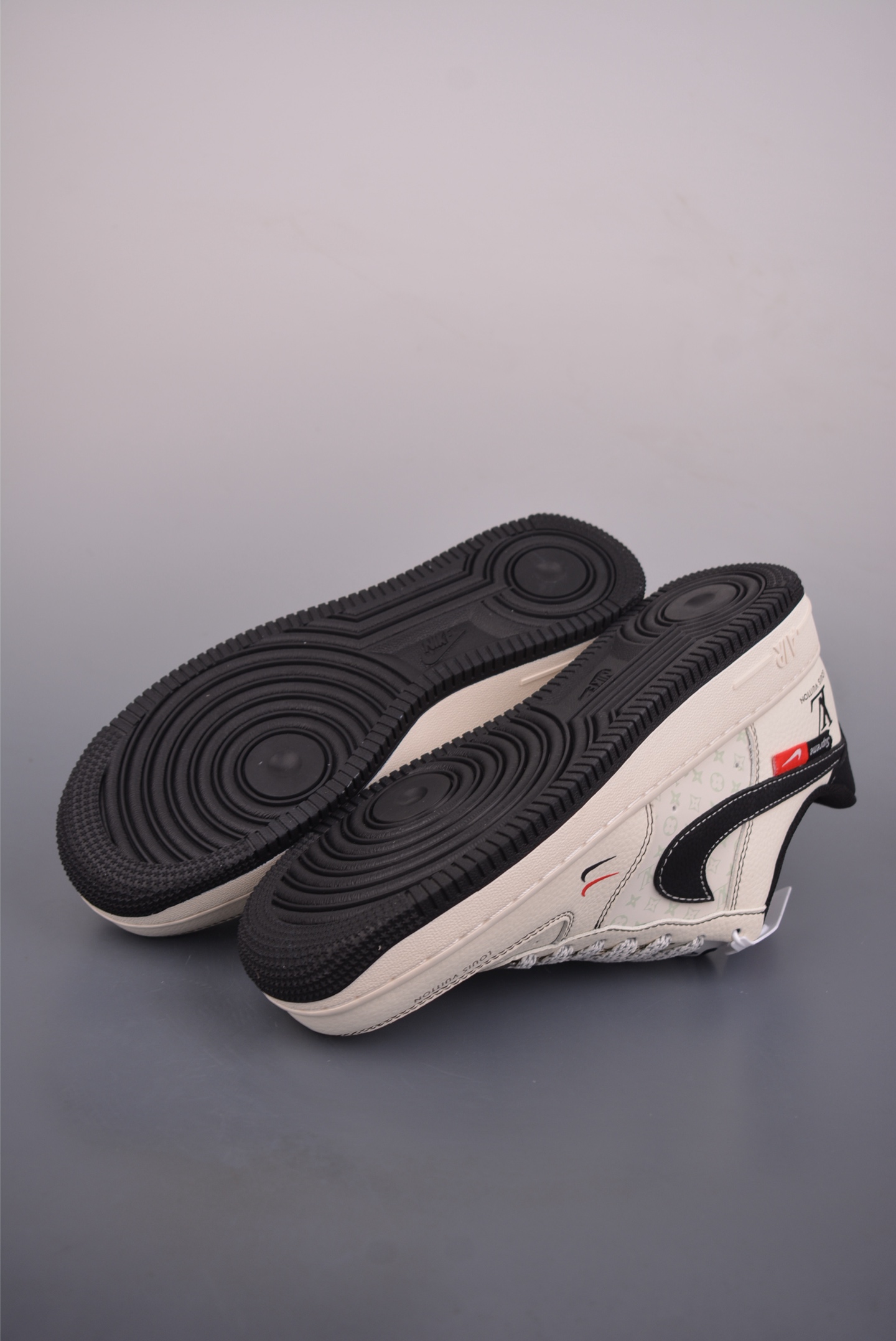 260 Nike Air Force 1 Low LV联名 MZ9588-812