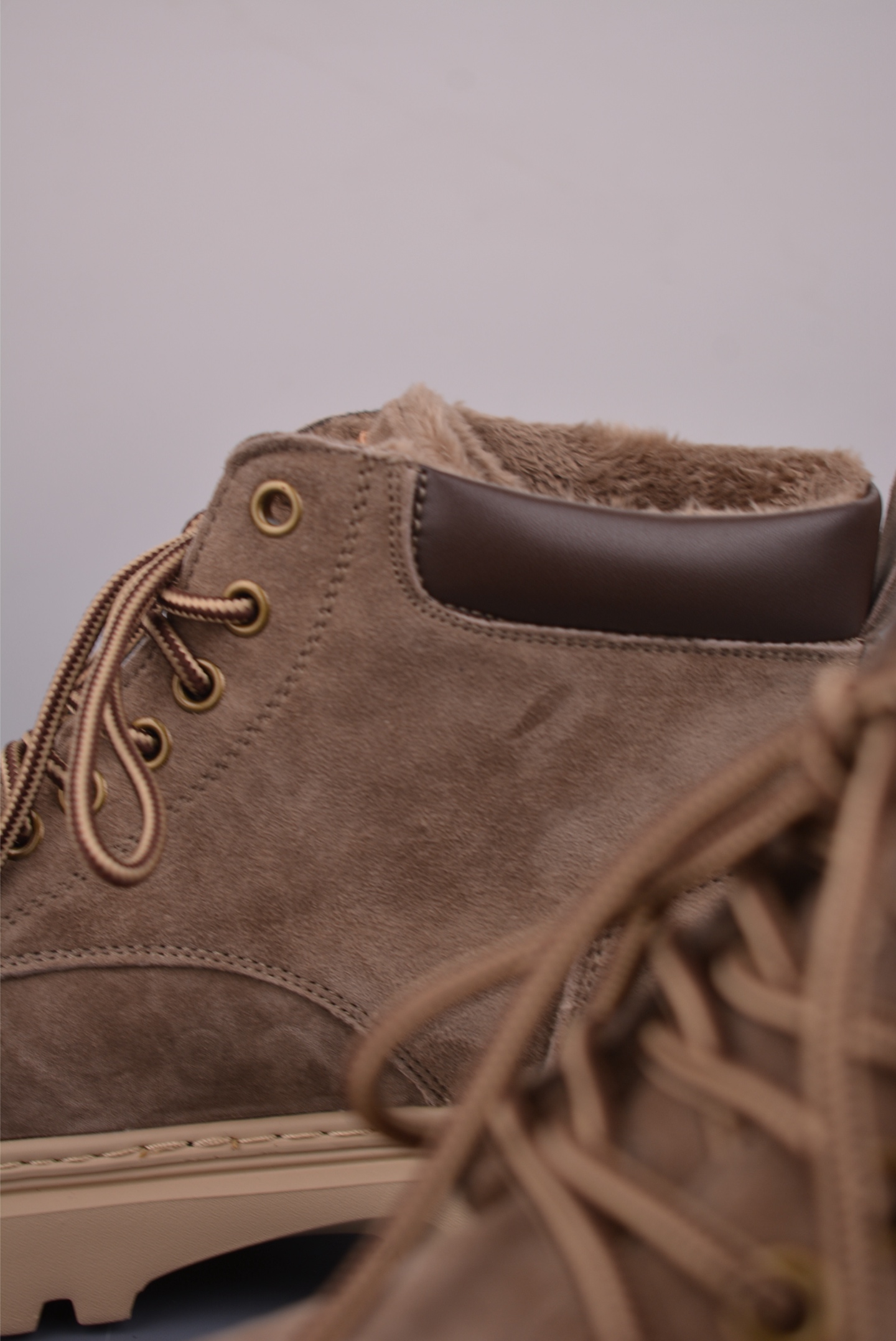 280 美国轻奢品牌 UGG M Tasman Weather Hybrid 塔斯曼混合系列中帮厚底轻量休闲马丁靴 U5858M