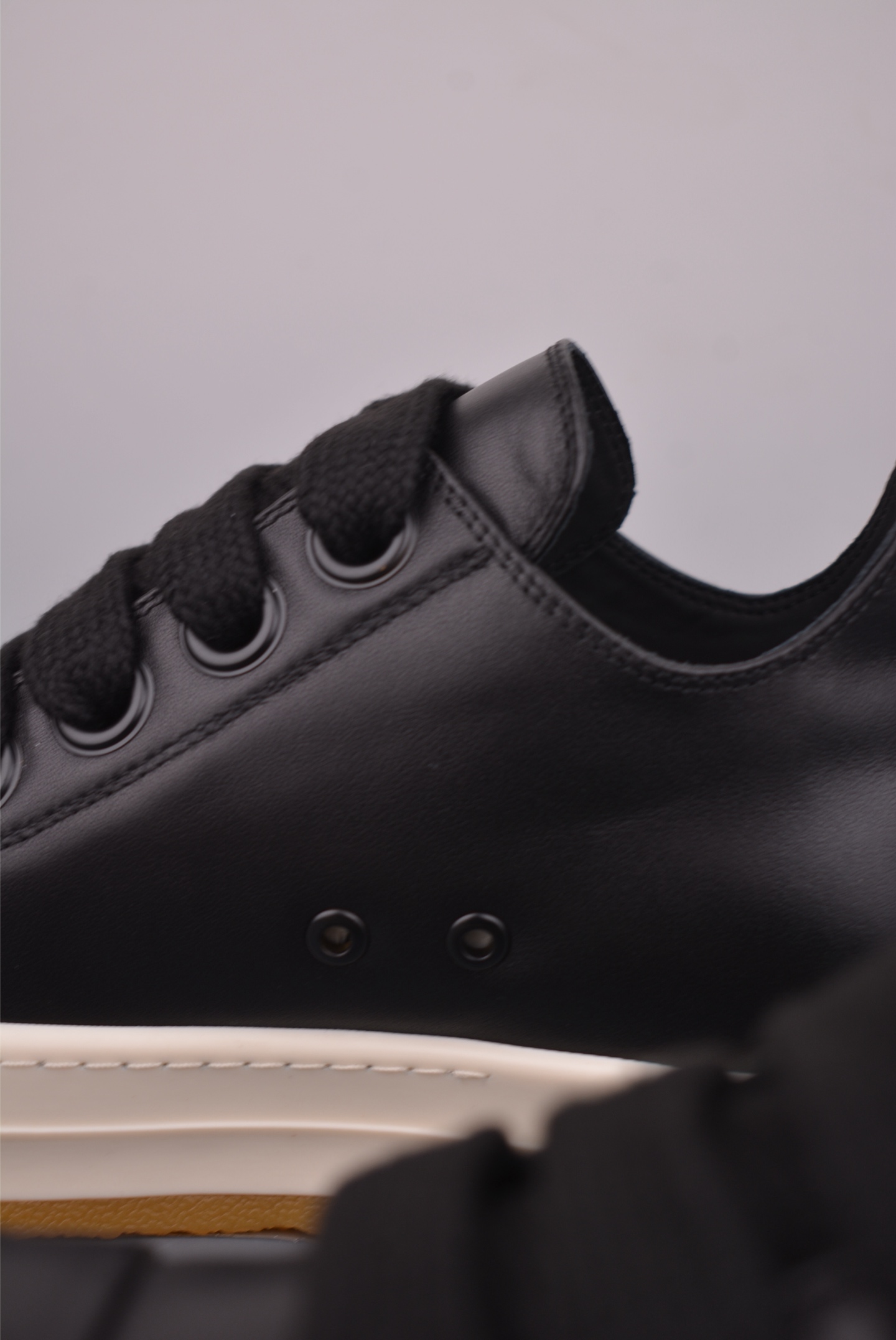 500 莞顶渠道 瑞克 欧文斯Rick owens 主线 经典西瓜头 RO低帮厚底粗绑带纯黑皮面 RU02B2897