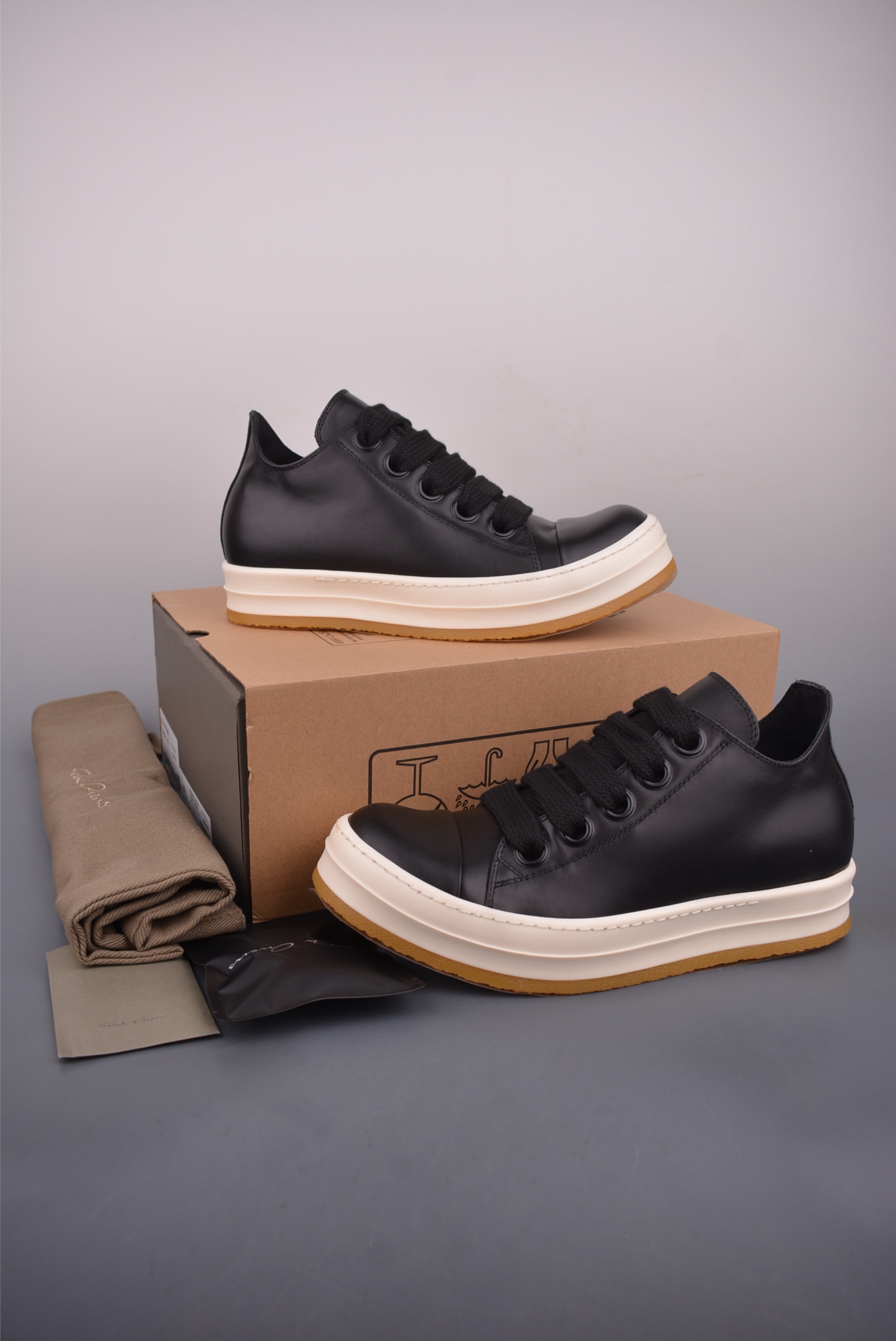 500 莞顶渠道 瑞克 欧文斯Rick owens 主线 经典西瓜头 RO低帮厚底粗绑带纯黑皮面 RU02B2897