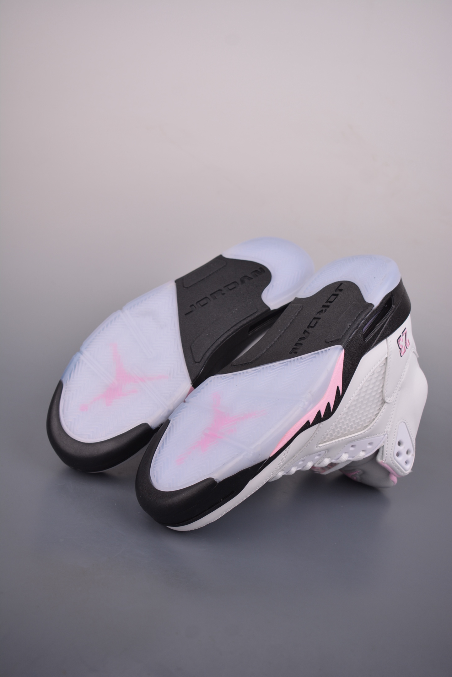 280 Air Jordan 5 Retro 乔丹5 复刻白粉黑 HQ7978-102