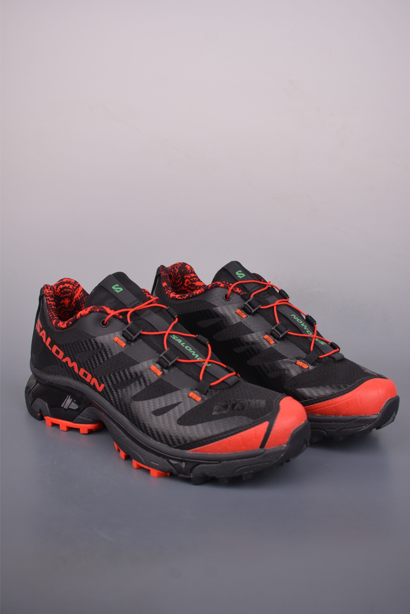 💰350 
【莞产版本】Salomon 萨洛蒙 XT-4 OG 
复古机能跑鞋 黑红色 实拍首发 
经典户外产品 将初代XT系列
越野鞋面与重装徒步QUSET 4D中底融合呈现全新产品 鞋面拥有“SENSIFIT QUICKLACE ”双重组合 搭载 代表性的 4D ADVENCED CHASSIS 鞋底底盘 具备稳定 抓地 防护的综合特性
官方货号: 4784702722
 SIZE：36 36.5 37.5 38 38.5 39 40 40.5 41 42 42.5 43 44 44.5 45