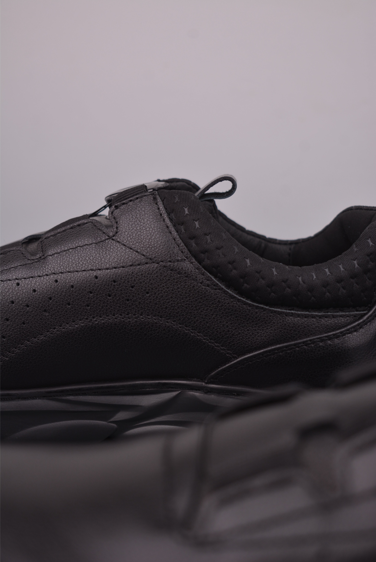 300 ECCO爱步跑步鞋百搭舒适 秋冬新款厚底休闲运动鞋男鞋 875825