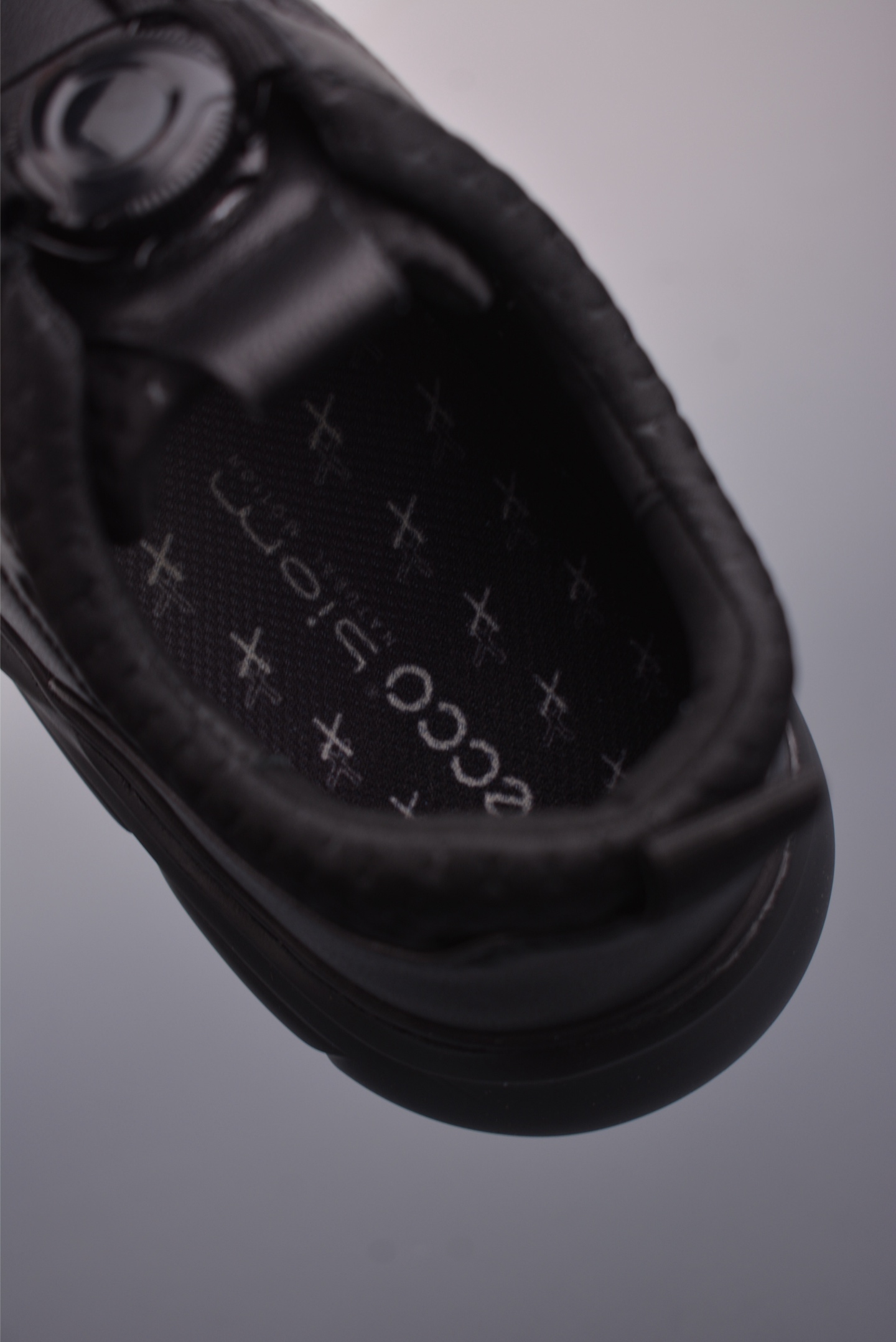 300 ECCO爱步跑步鞋百搭舒适 秋冬新款厚底休闲运动鞋男鞋 875825