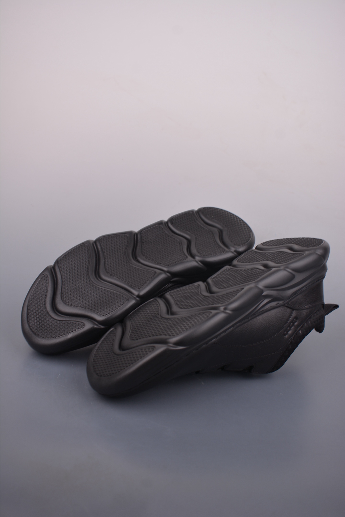 300 ECCO爱步跑步鞋百搭舒适 秋冬新款厚底休闲运动鞋男鞋 875825