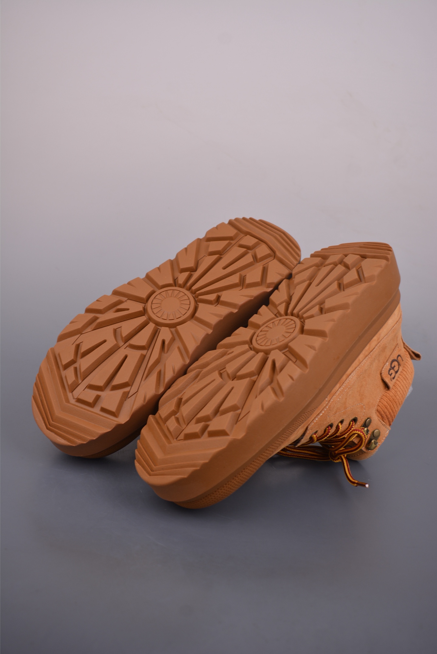 280 美国轻奢品牌 UGG M Tasman Weather Hybrid 塔斯曼混合系列中帮厚底轻量休闲马丁靴 U9808