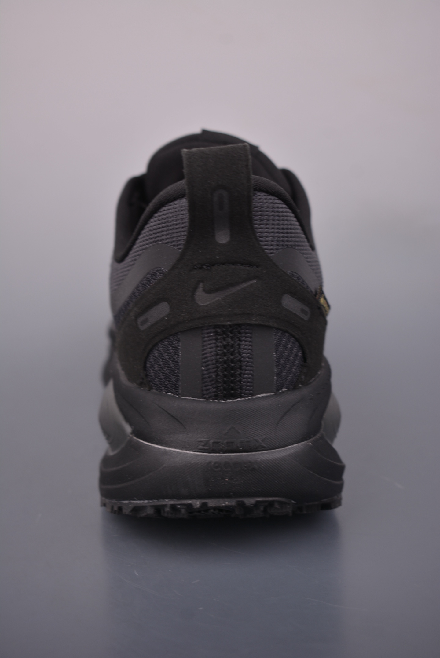 Nike Air Zoom Vomero 18 GTX HQ7001-001