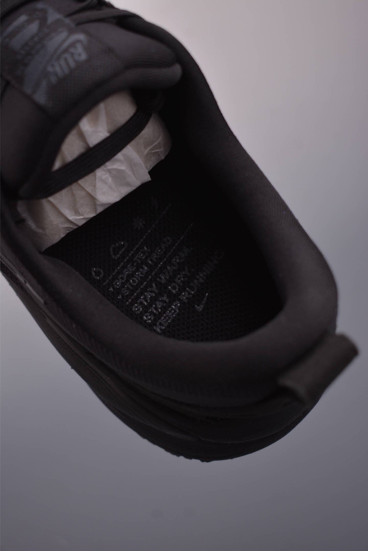 Nike Air Zoom Vomero 18 GTX HQ7001-001