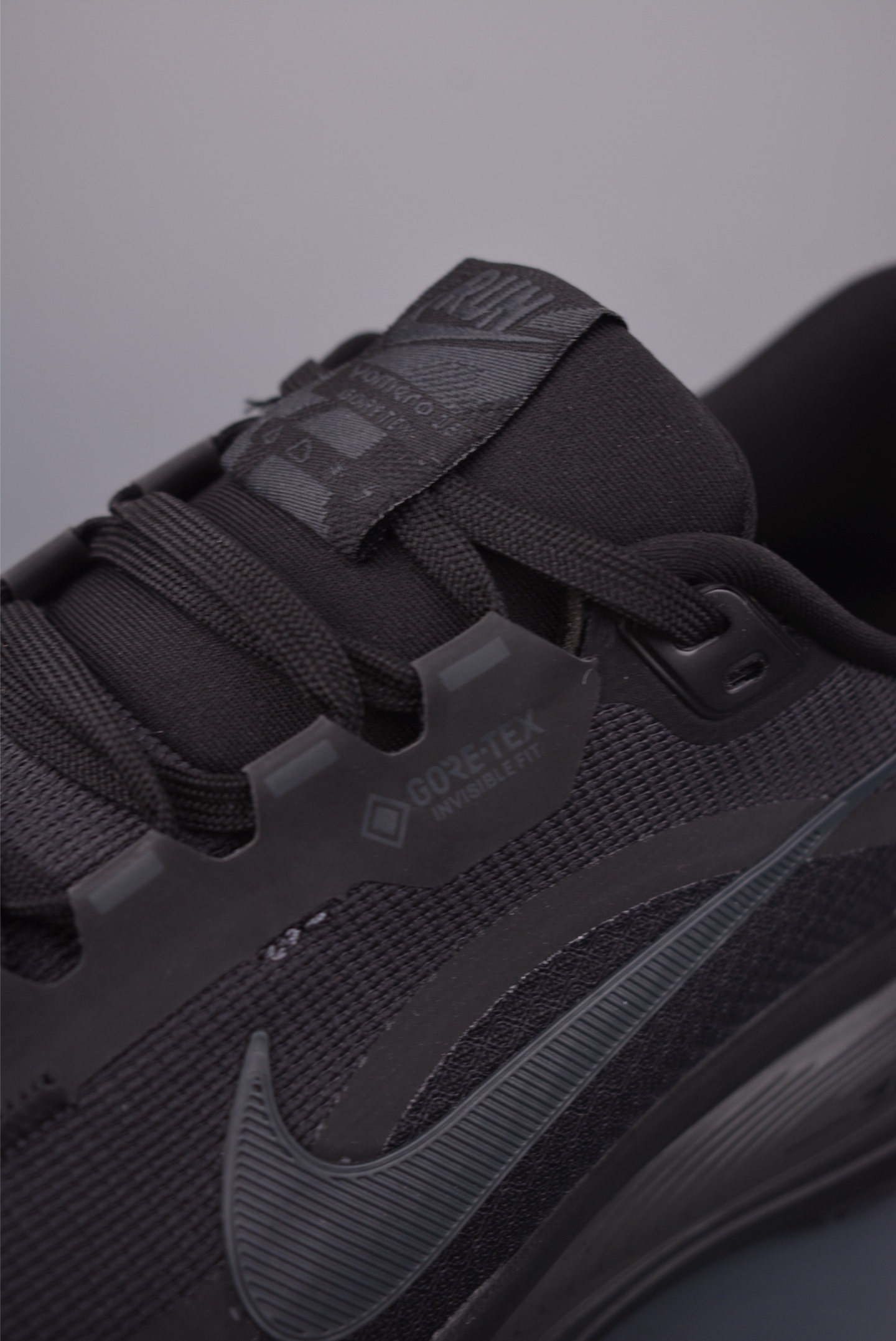 Nike Air Zoom Vomero 18 GTX HQ7001-001