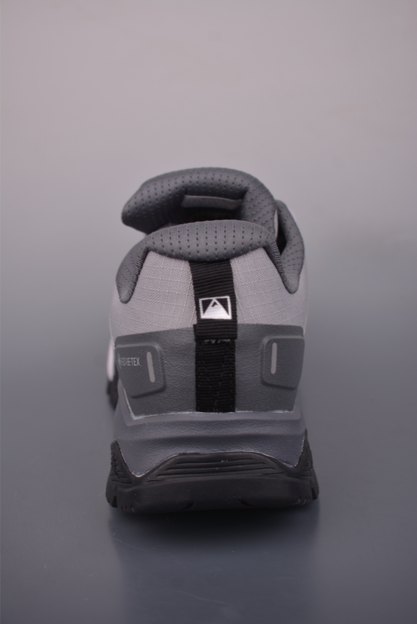 300 北面THE M OFFTRAIL HIKE GORE-TEX 面料采用进口磨砂牛皮 NFOA8AEG