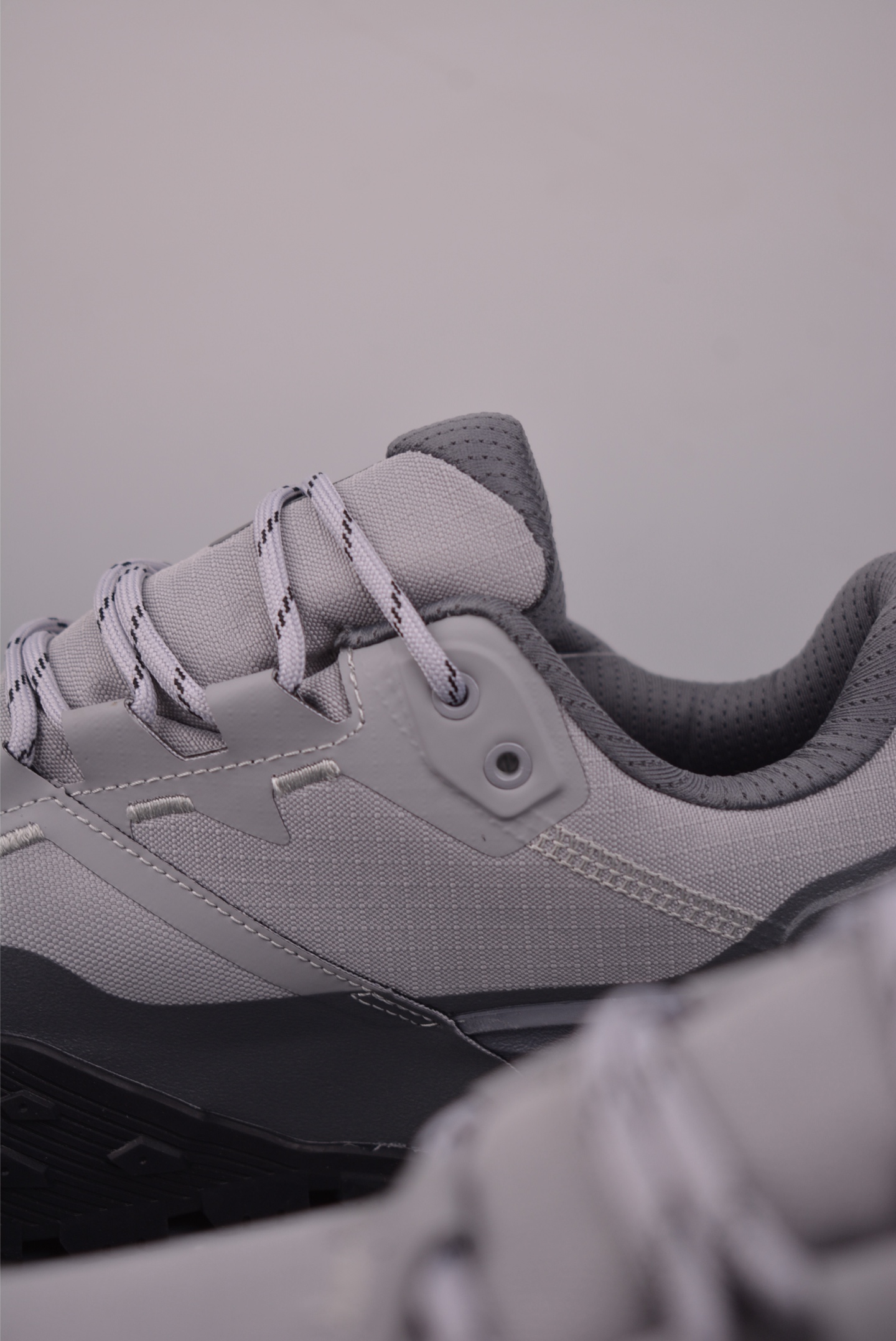 300 北面THE M OFFTRAIL HIKE GORE-TEX 面料采用进口磨砂牛皮 NFOA8AEG