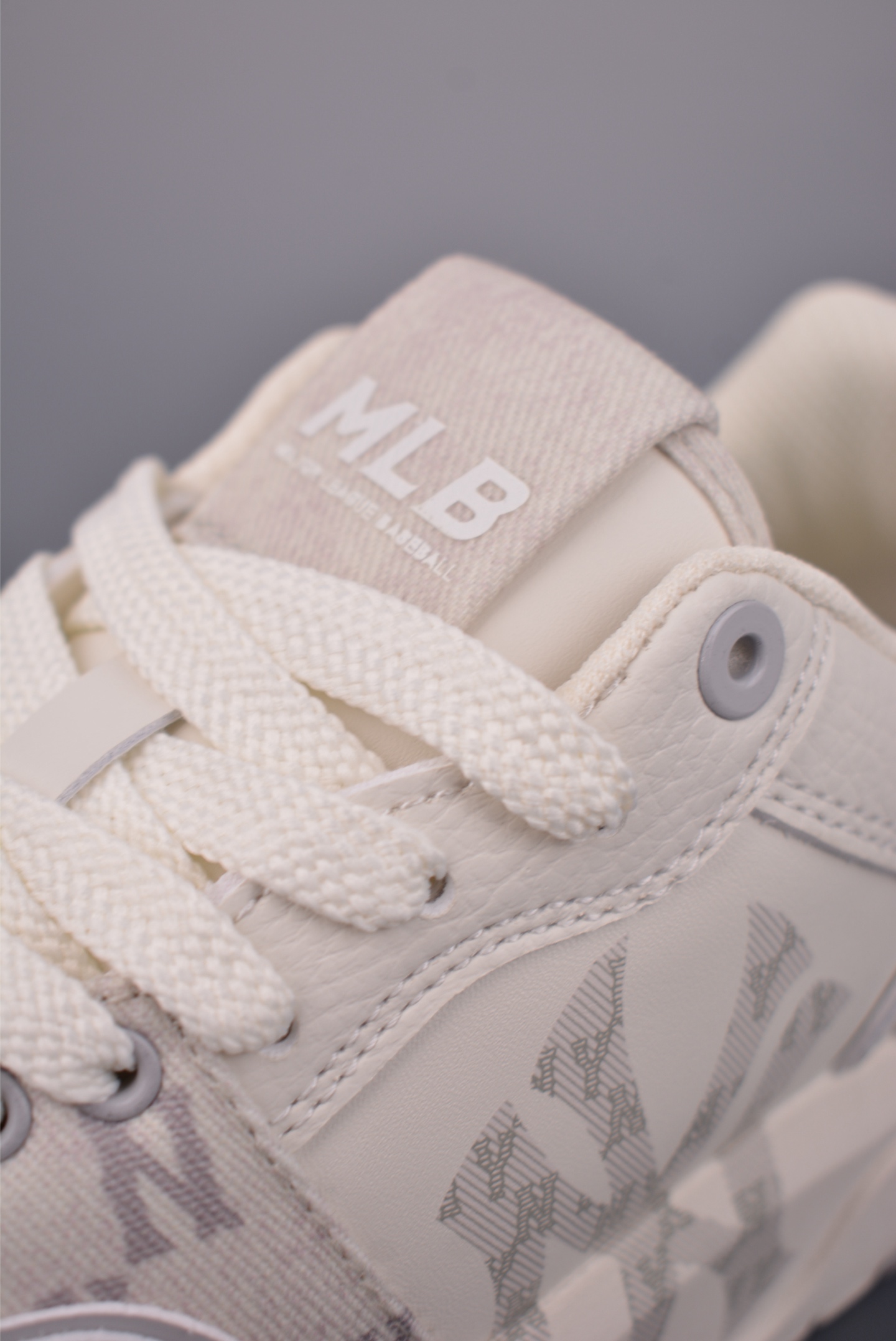 180 MLB CHUNKY LINER POCKET MONOGRAM 潮流时尚厚底运动鞋 3ASXM056N