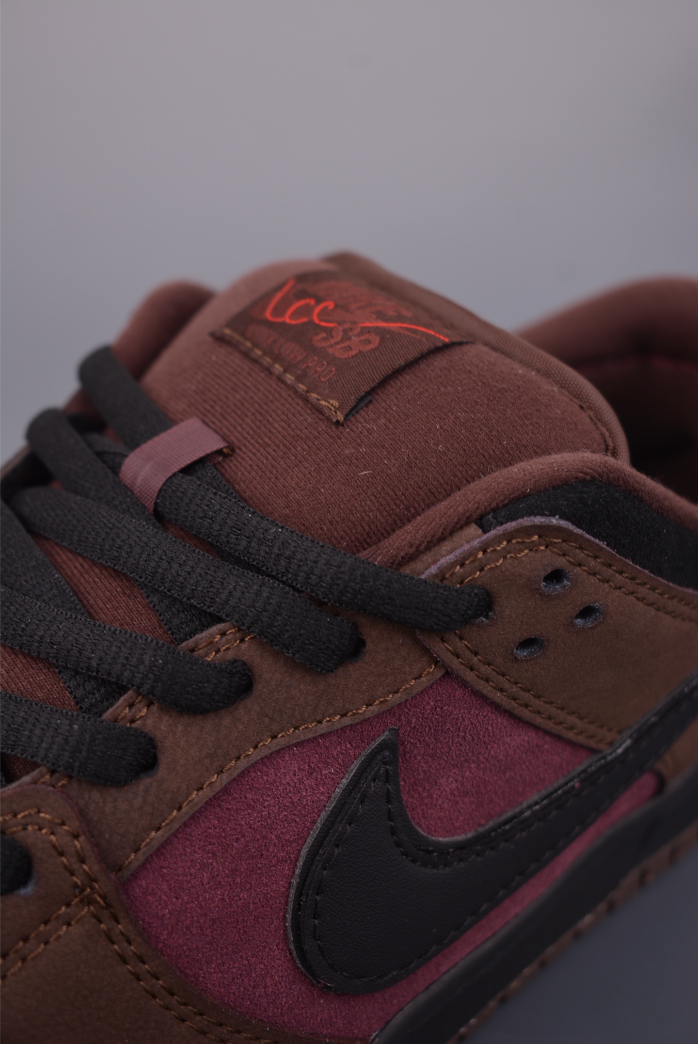 Nike SB Dunk Low Supreme联名 FN0619-600