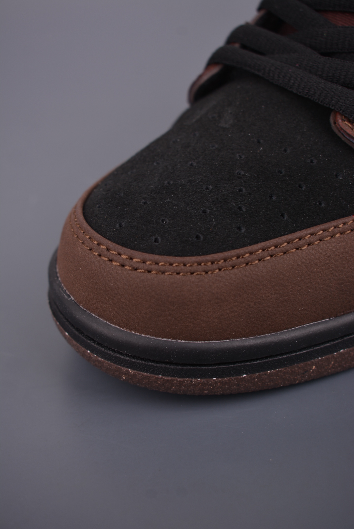 Nike SB Dunk Low Supreme联名 FN0619-600